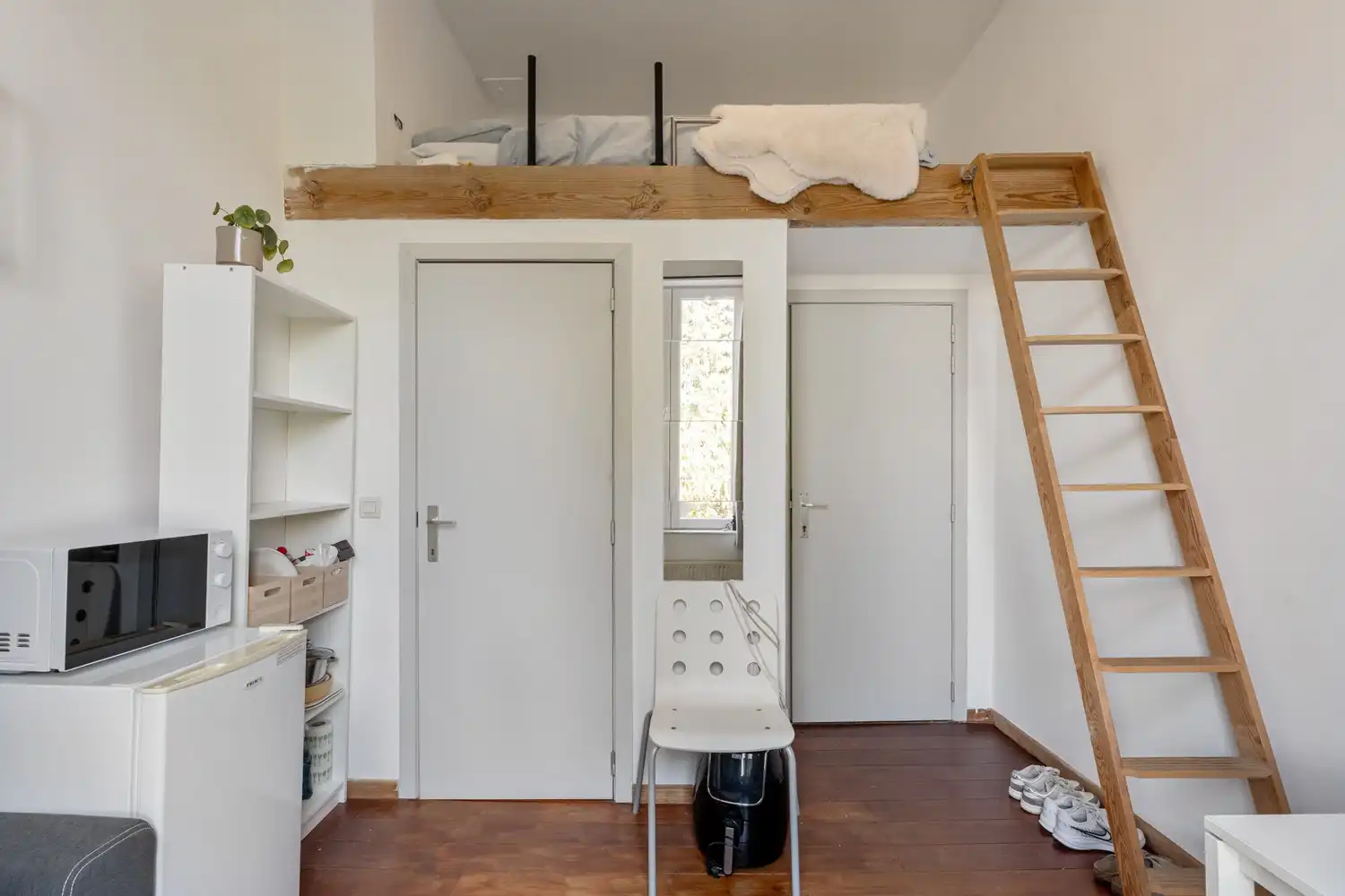 Vergund studentenhuis met een groen kotlabel en een nieuw dak(2025) bestaande uit 7 gemeubelde kamers met eigen sanitair en 1 studio te Leuven! foto 14