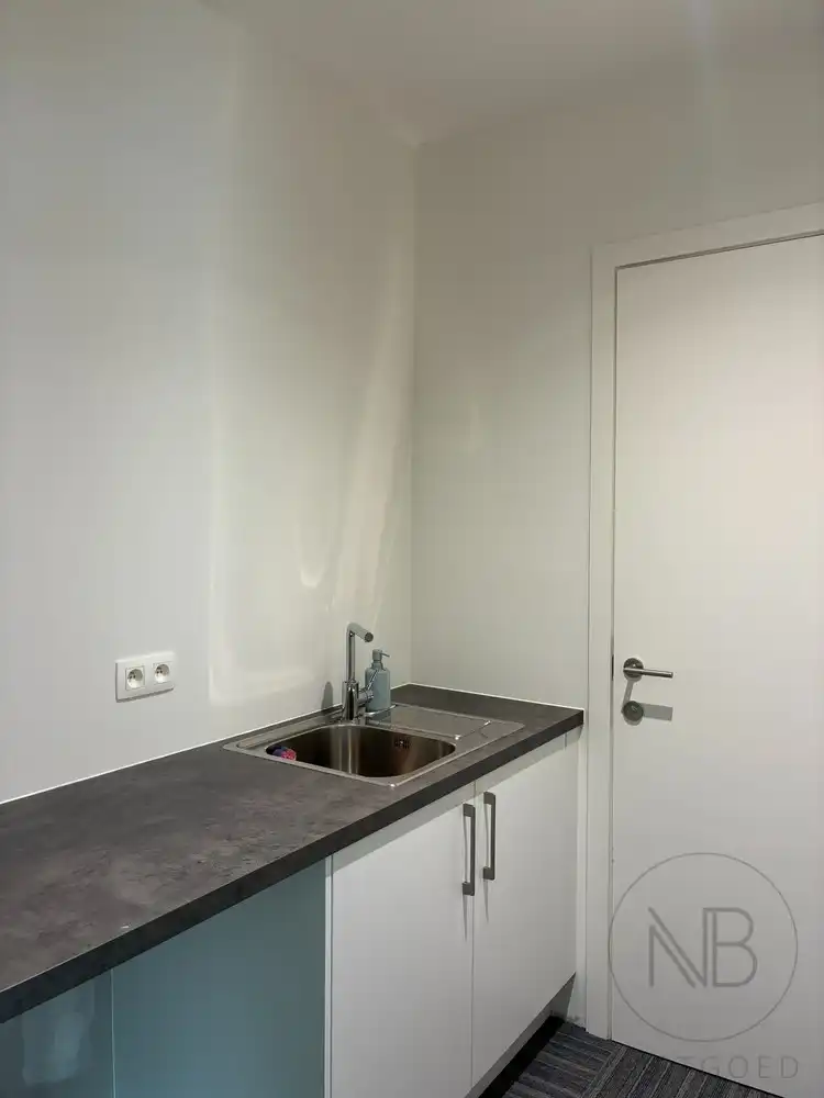 Commerciële handelsruimte te huur op toplocatie in Genk foto 6
