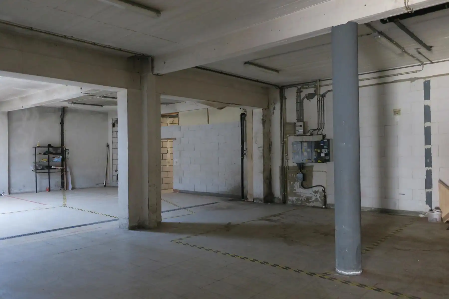 Gelijkvloers, 2-slpk appartement met garage nabij station foto 12