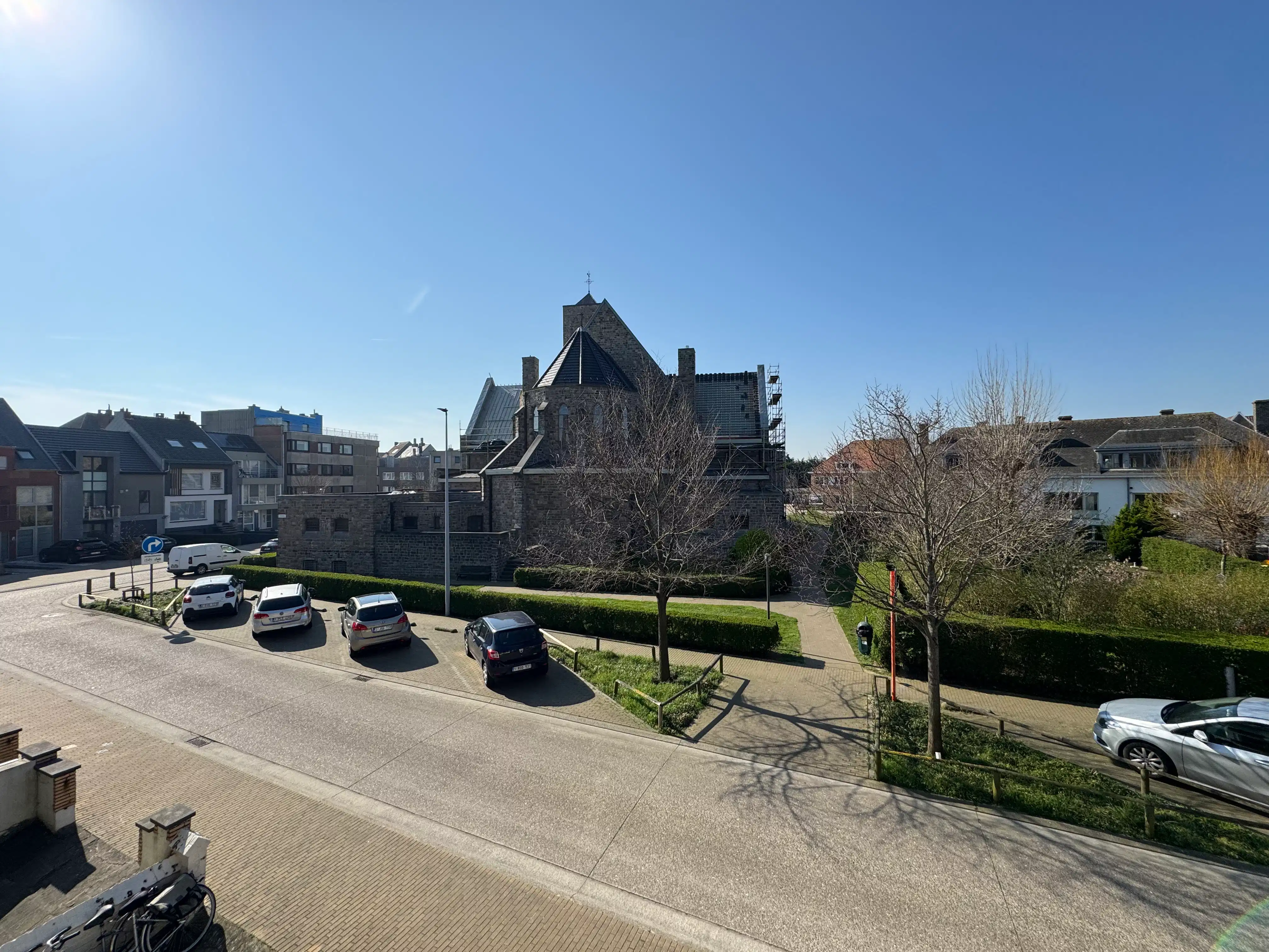 Unieke renovatiekans op topligging in Mariakerke foto 13