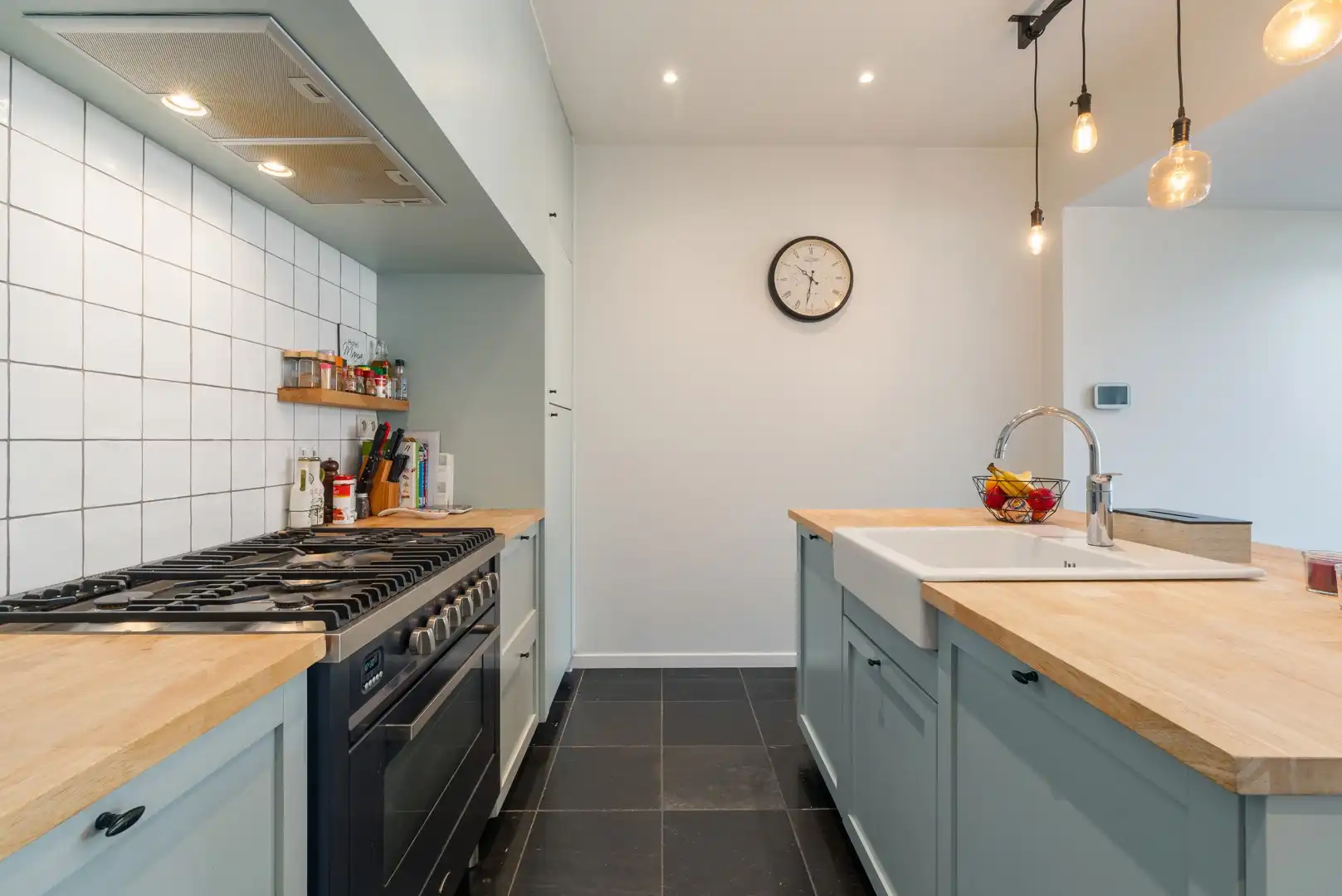 Stijlvol gerenoveerde woning vlak aan de Leie in Astene foto 7