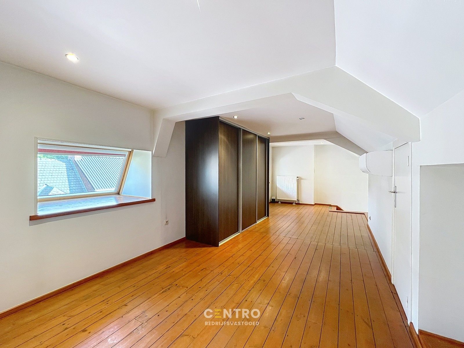 RUIME woning met kantoor/praktijk/winkelruimte van 20m² + ondergrondse GARAGEBOX op COMMERCIËLE ligging te Tielt! foto 35