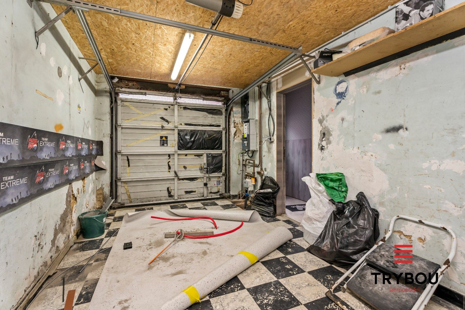 Verrassend ruime woning met garage in centrum Menen foto 8