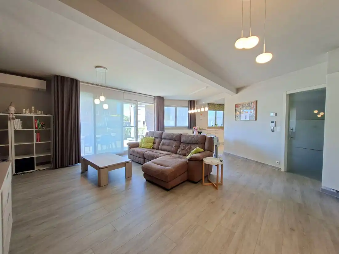 Instapklaar, smaakvol gerenoveerd appartement te Zonhoven foto 5