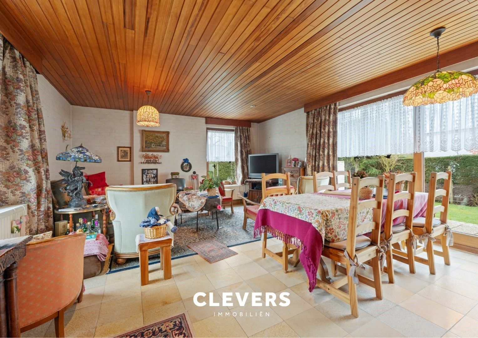 Vrijstaande, charmante woning (type bungalow) met tuin foto 2