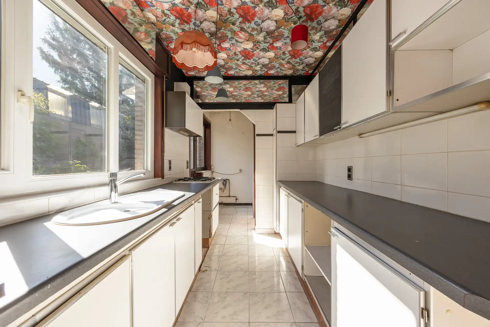 Ruime, te renoveren laagbouwvilla in doodlopende straat. foto 7