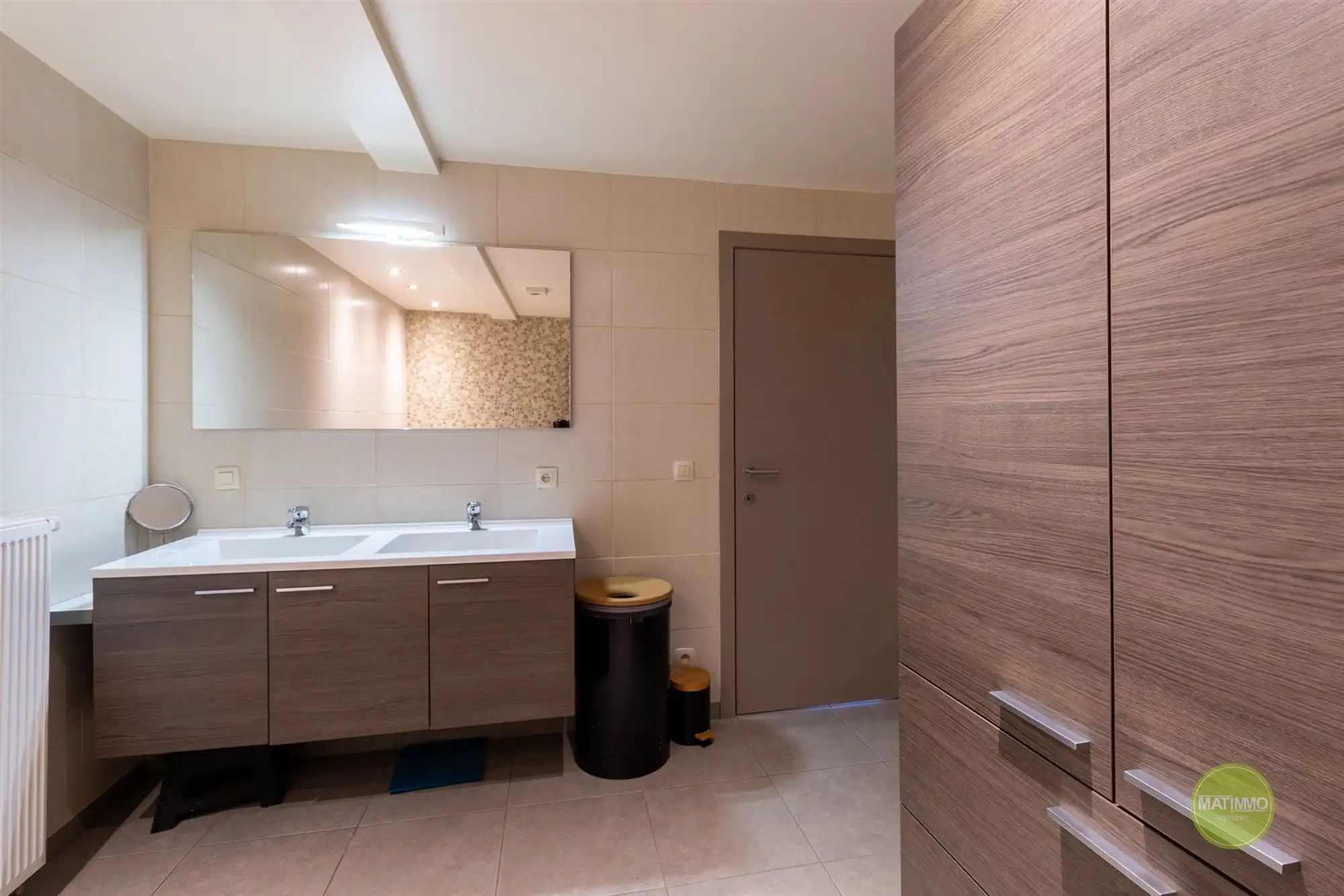 Instapklaar gerenoveerd appartement met ruim terras in Balen foto 10