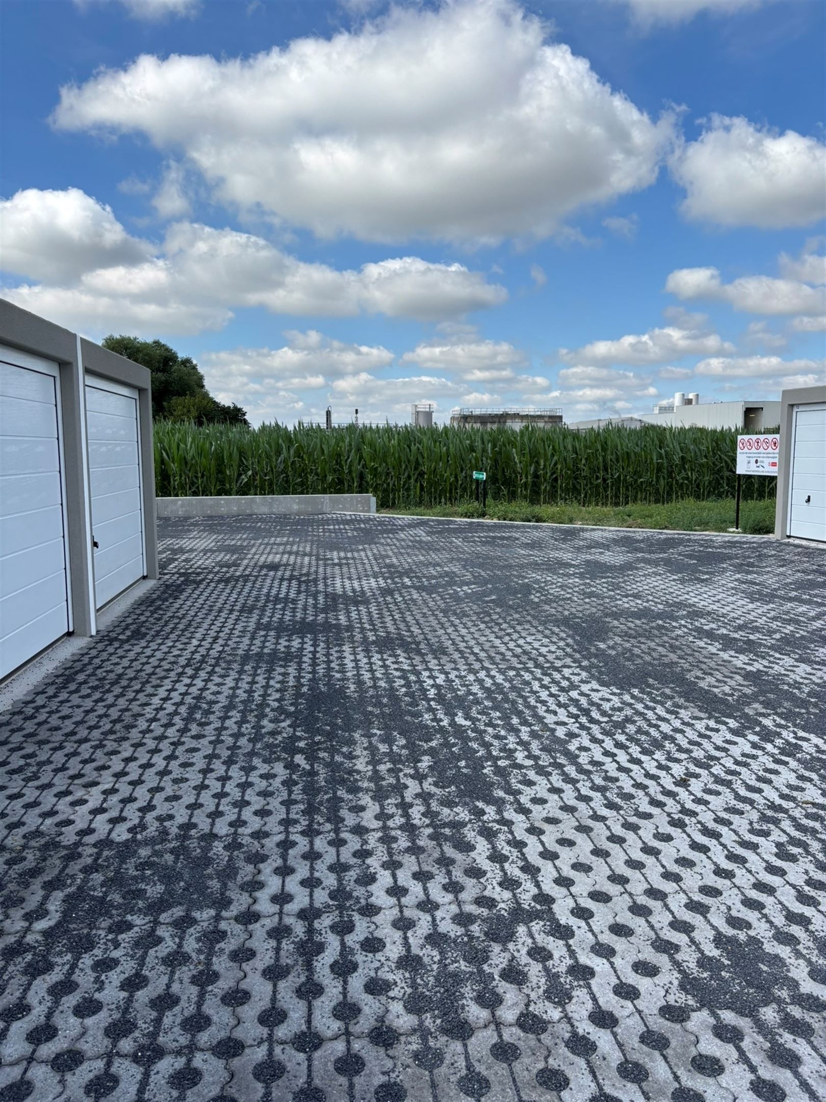 Bungalow met garage foto 22