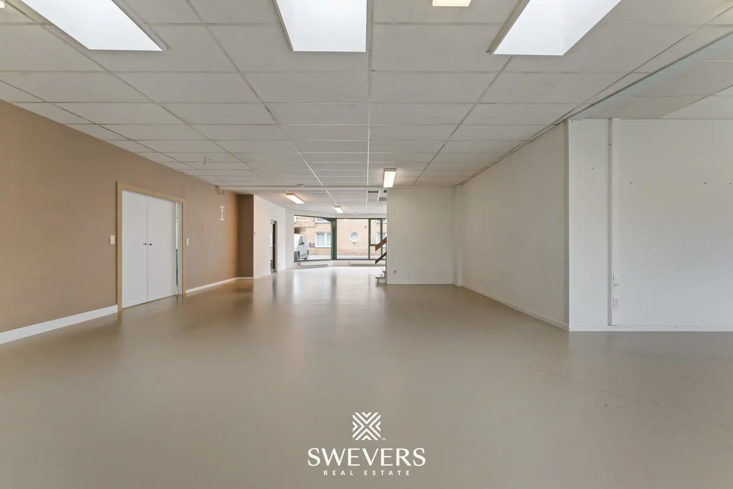 Commerciële opportuniteit met veel visibiliteit en ruimte in het centrum van Beringen foto 15