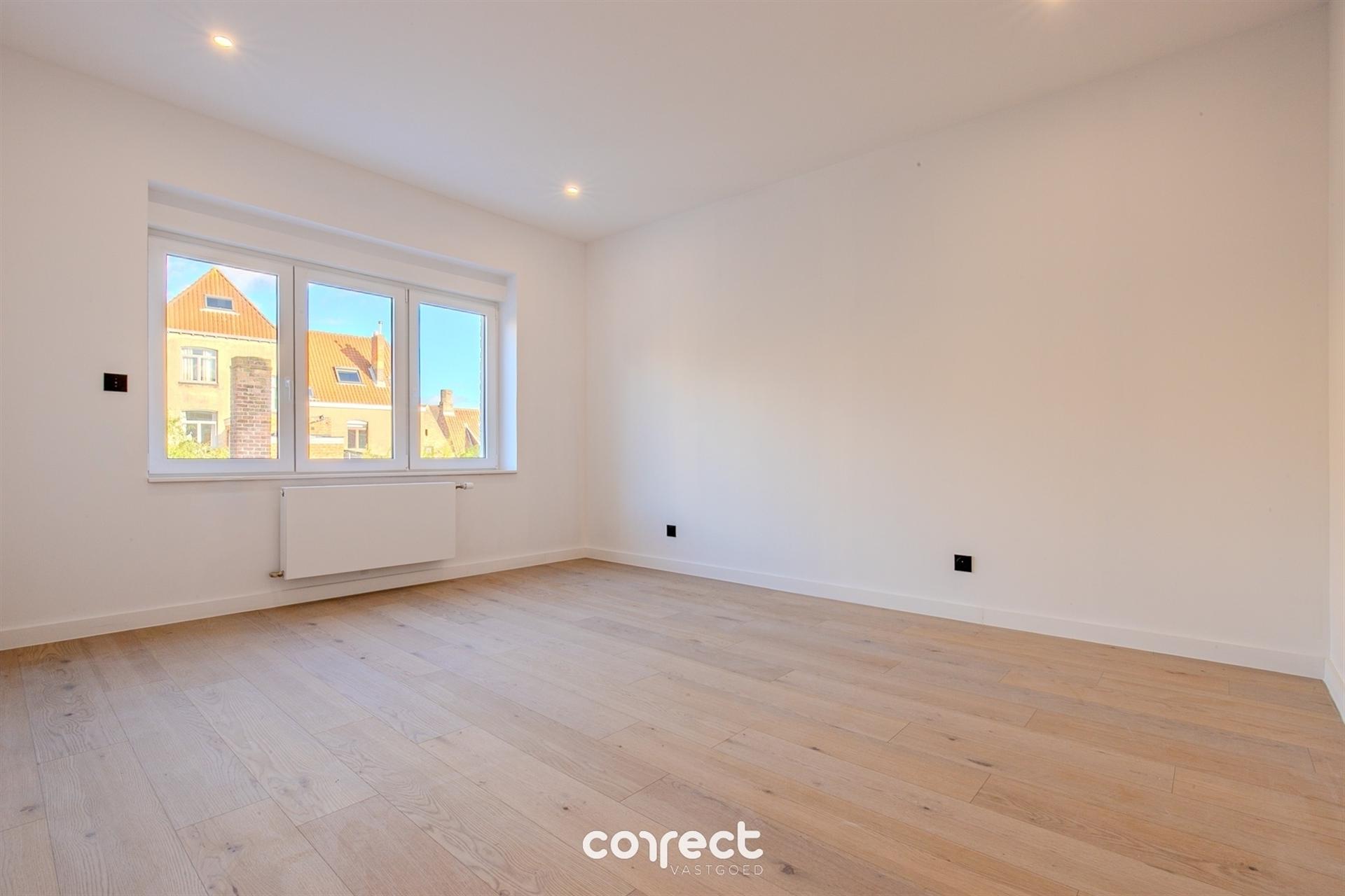 Prachtig gerenoveerde stadswoning met tuin foto 15