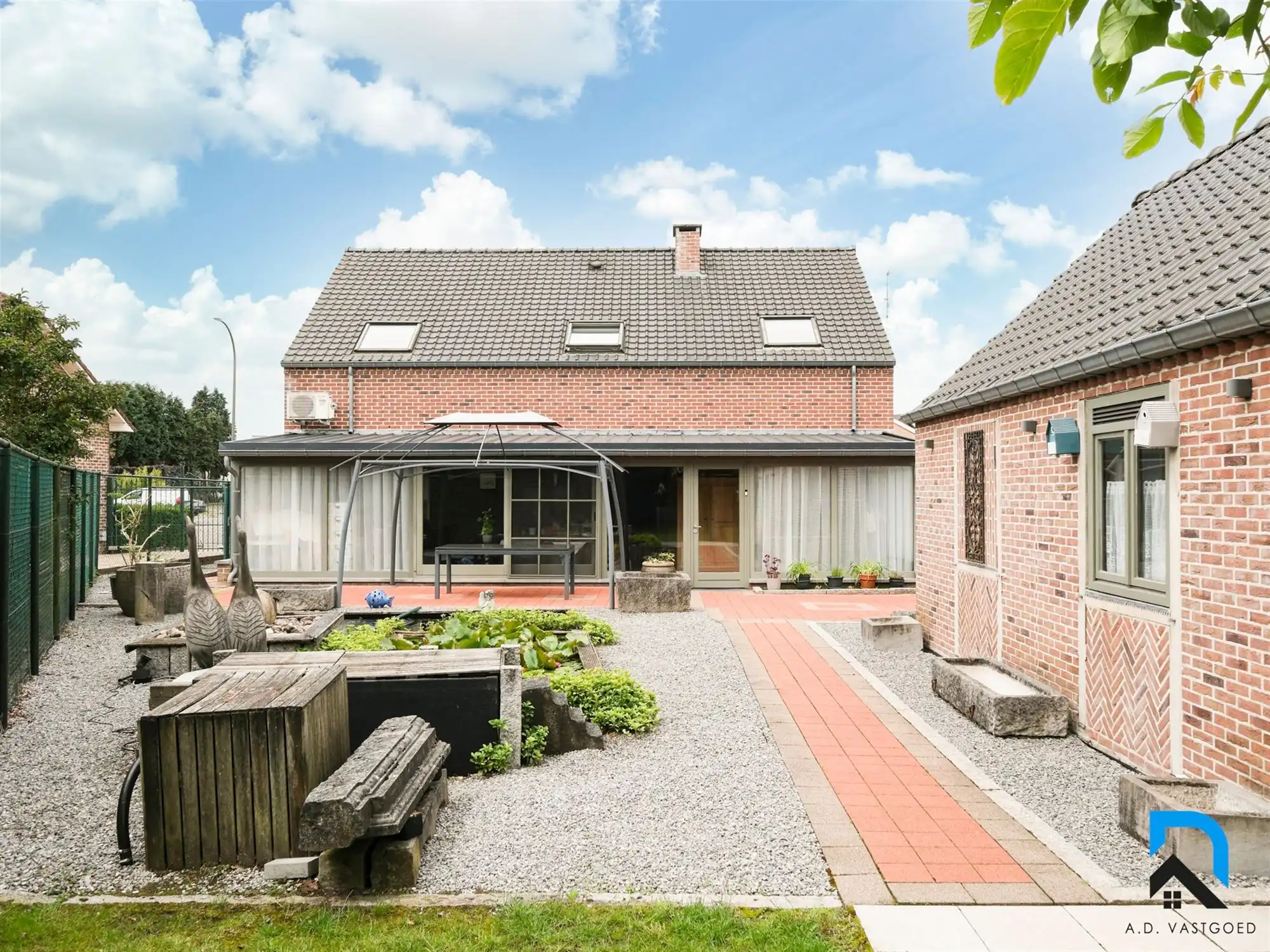 Ruime woning op toplocatie in Munsterbilzen foto 2