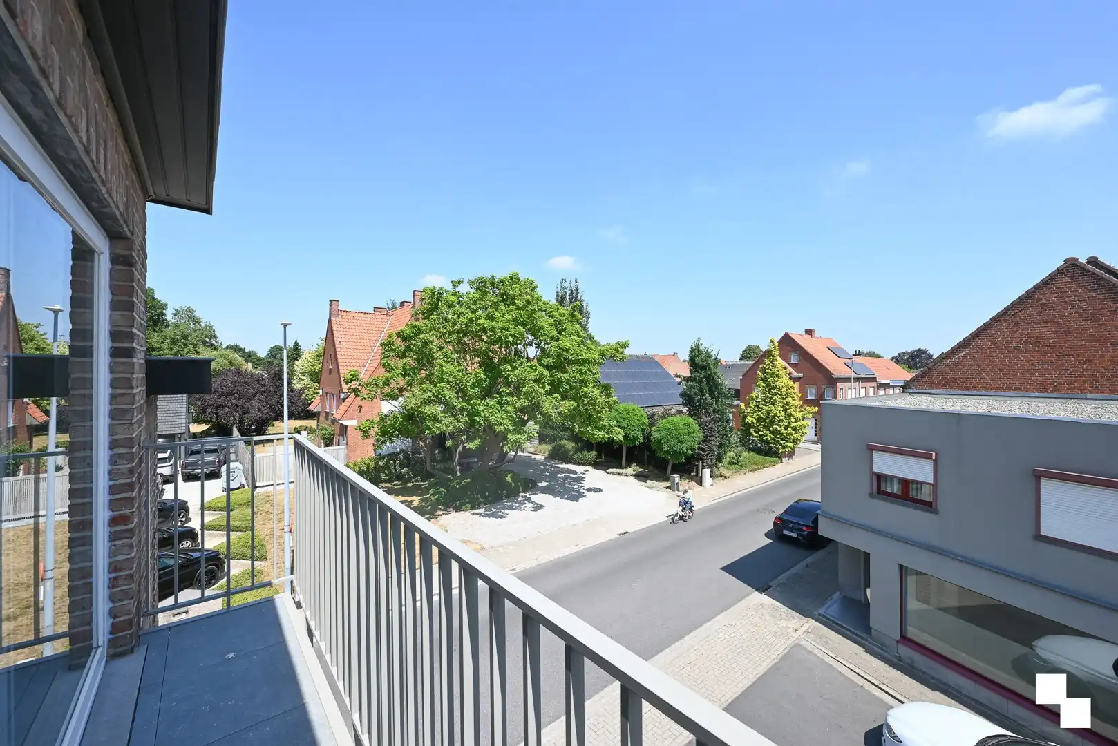 Stijlvol en energiezuinig gerenoveerd duplexappartement in kleinschalige residentie te Emelgem, Izegem foto 12
