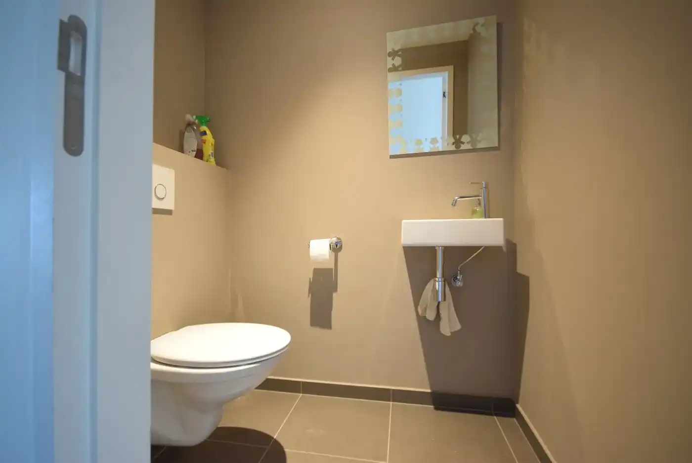 EXCLUSIEF APPARTEMENT IN GROENE EN RUSTIGE OMGEVING NABIJ HET STERREBOS foto 14