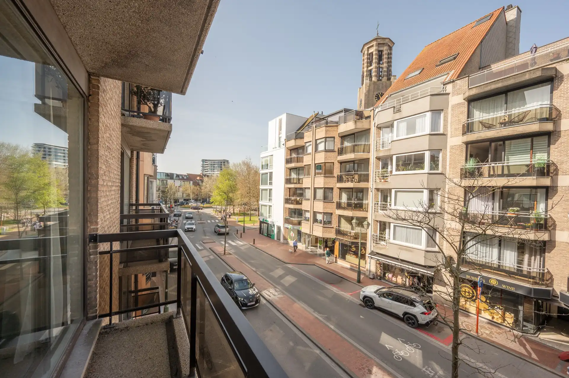 Ongemeubeld: vernieuwde studio op de Lippenslaan! foto 9