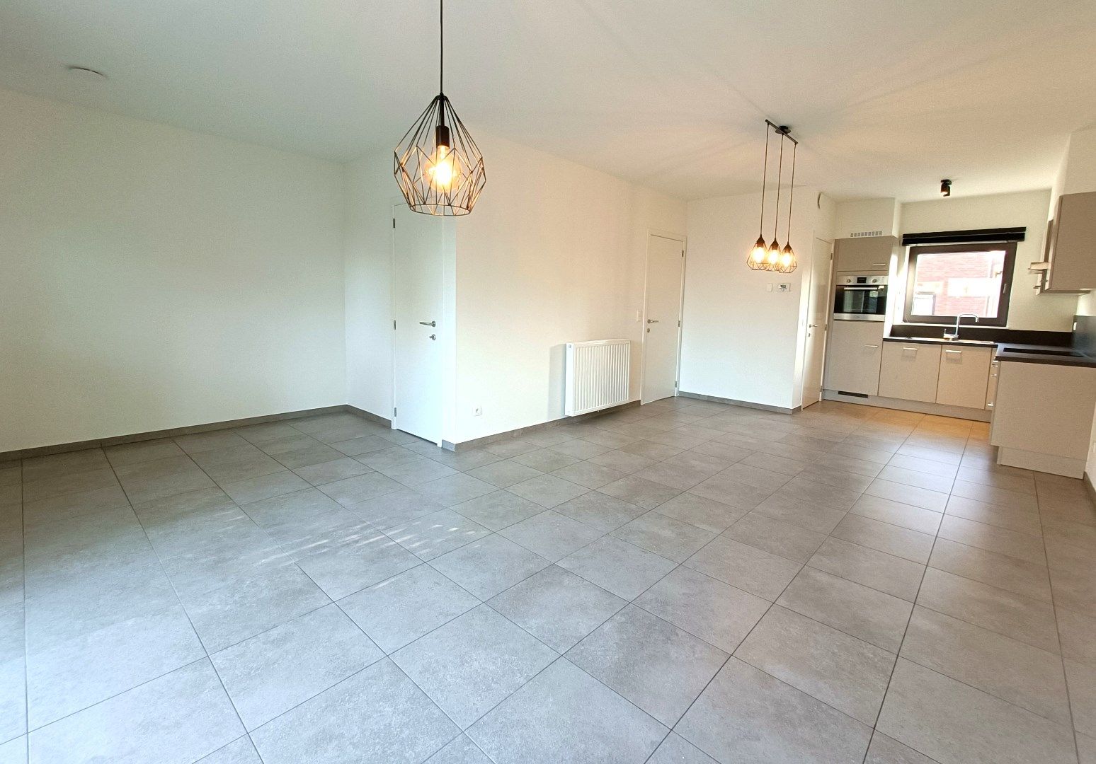 RECENTE WONING MET TUIN EN CARPORT foto 5