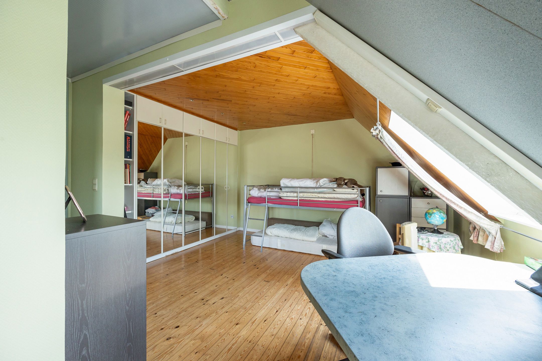Architecturale 3-gevel woning met zuid-west tuin foto 28