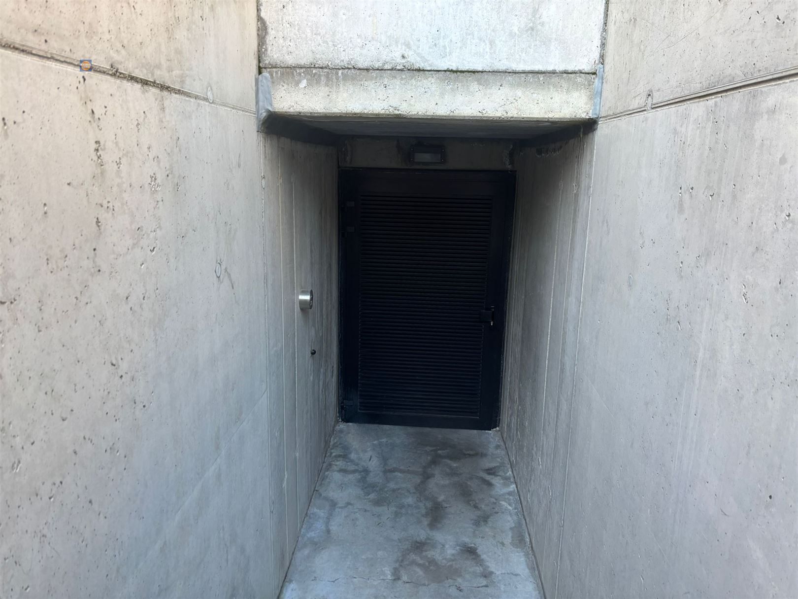 Ondergrondse staanplaats met ruime berging te koop foto 4