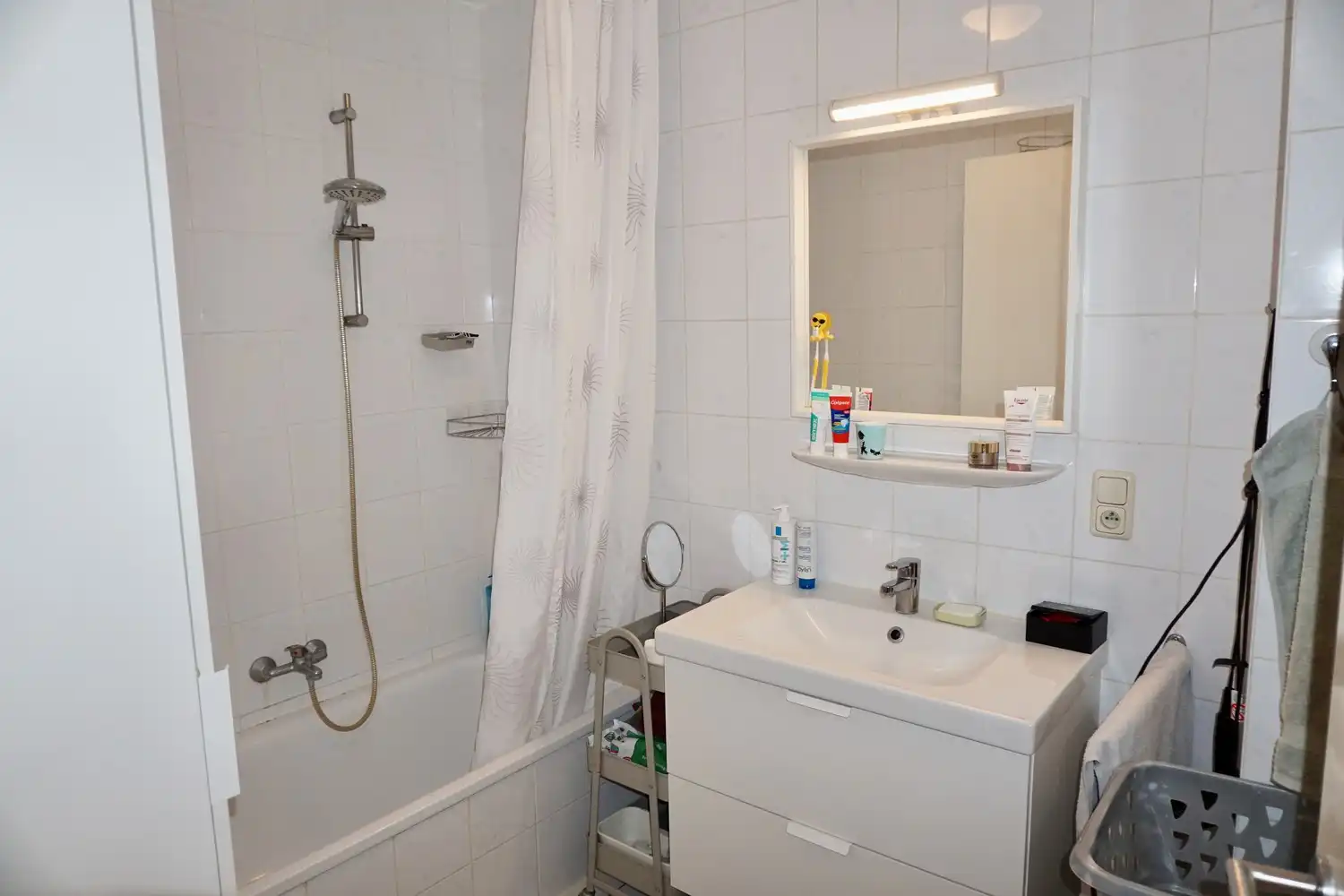 RUIM 2-SLAAPKAMERAPPARTEMENT MET TERRAS EN AUTOSTAANPLAATS IN KESSEL-LO foto 15