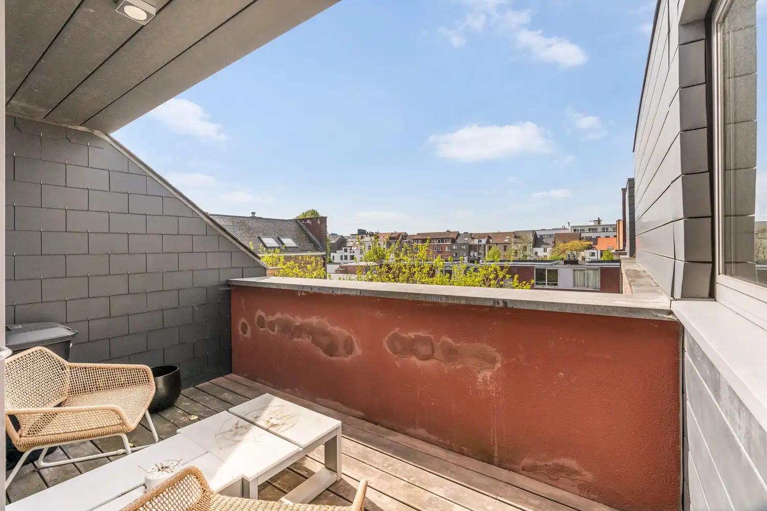 Goed gelegen en lichtrijk appartement met 2 slaapkamers, een terras en een autostaanplaats te centrum Leuven! foto 5