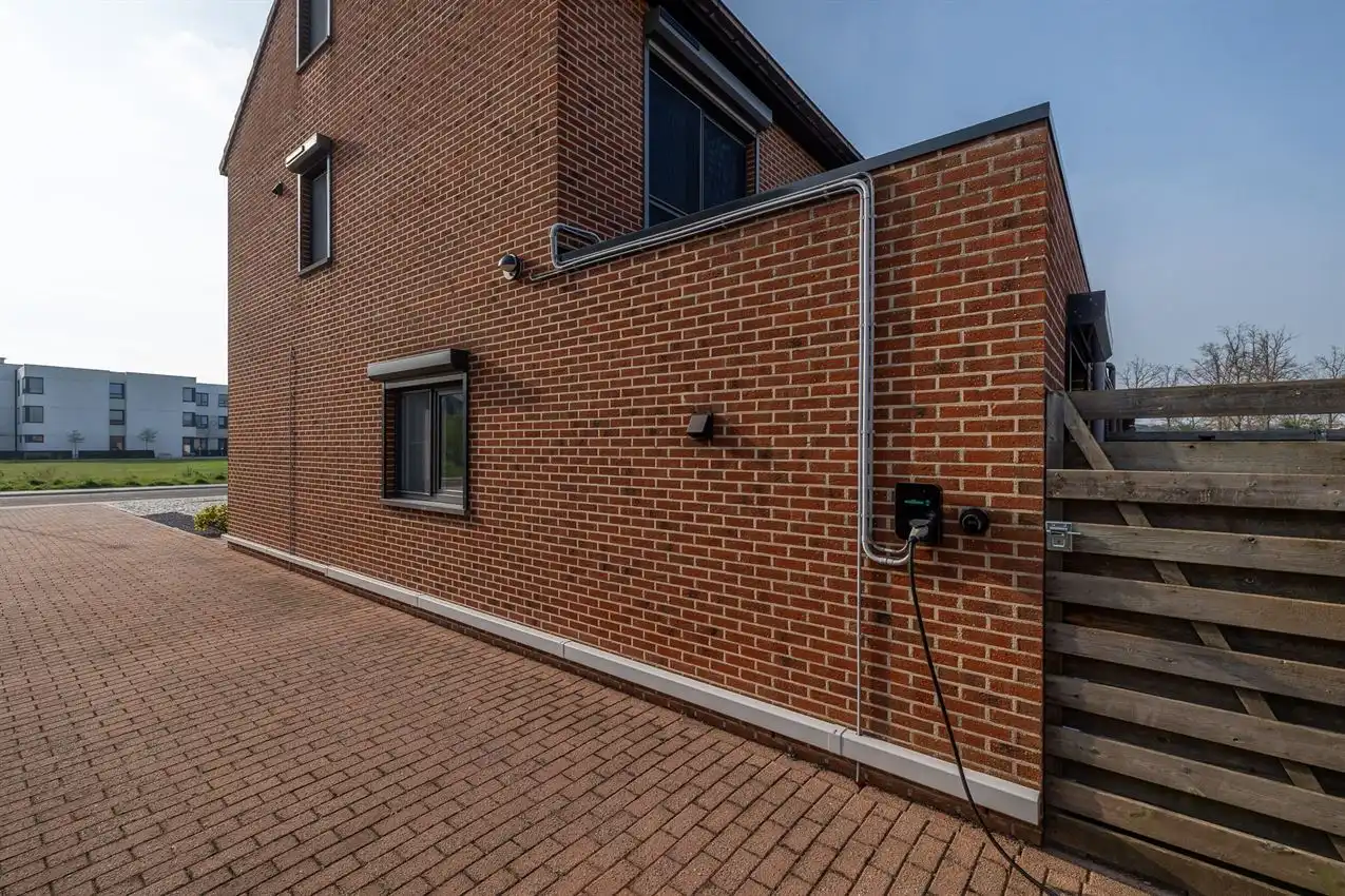 Gelijkvloerse woning EPC B met inpandige garage en gezellige tuin foto 16