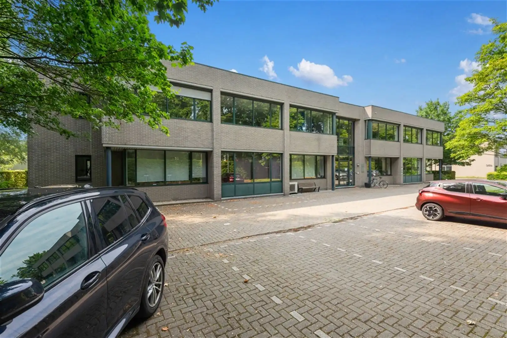 Instapklaar kantoor gelegen in Kontich foto 2