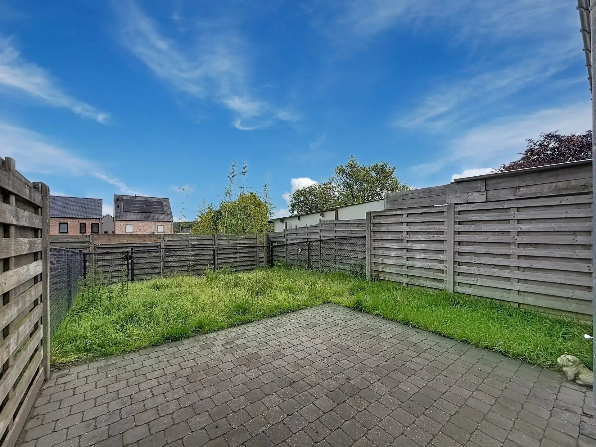 Gezellige woning met 2 grote slaapkamers, tuin en carport foto 23