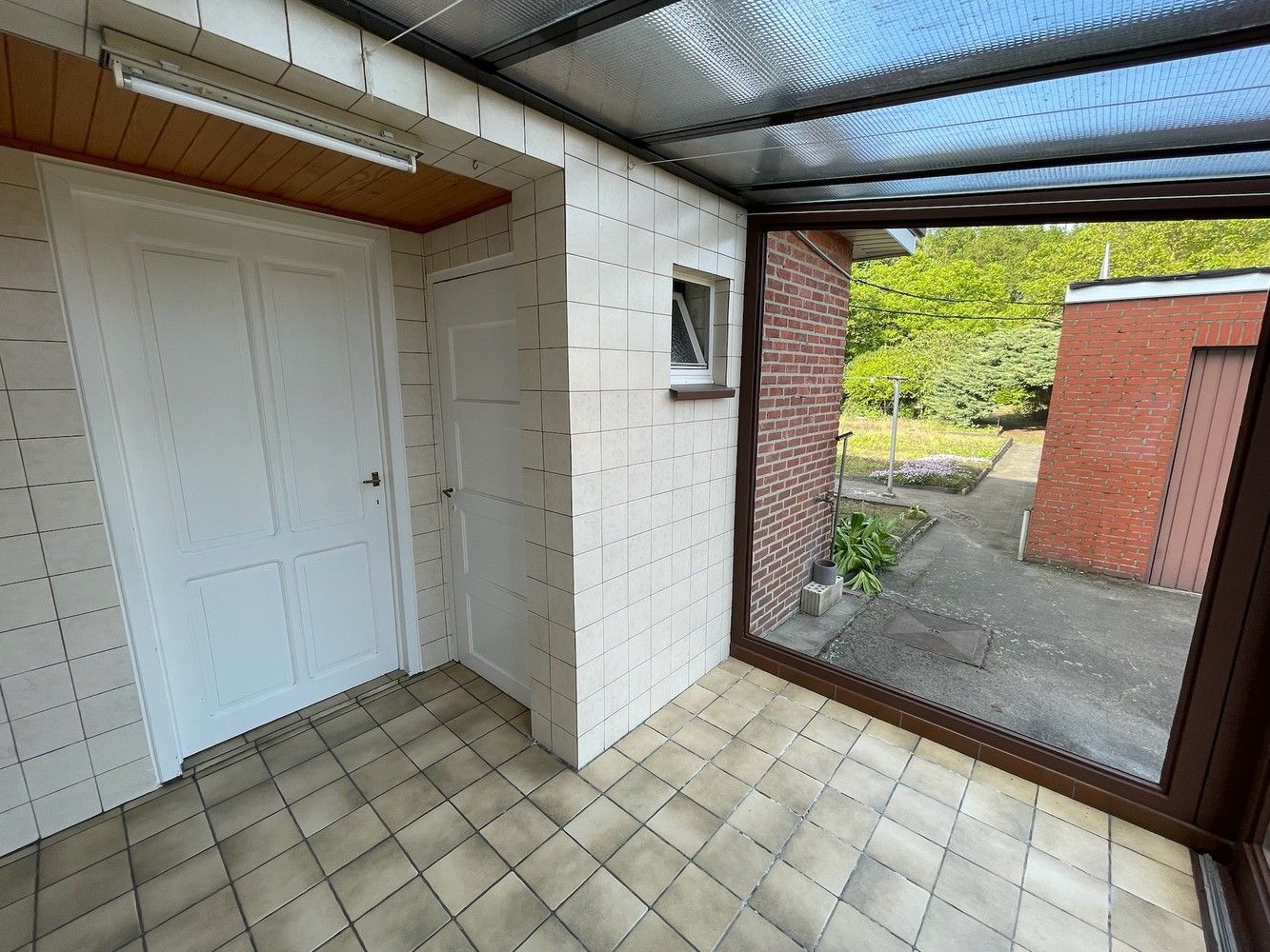 Genk, Gansenwijer 12. Ruime woning met 4 slaapkamers, bureau, veranda, garage, tuinhuis en grote tuin op een perceel van 27a 08ca. foto 20