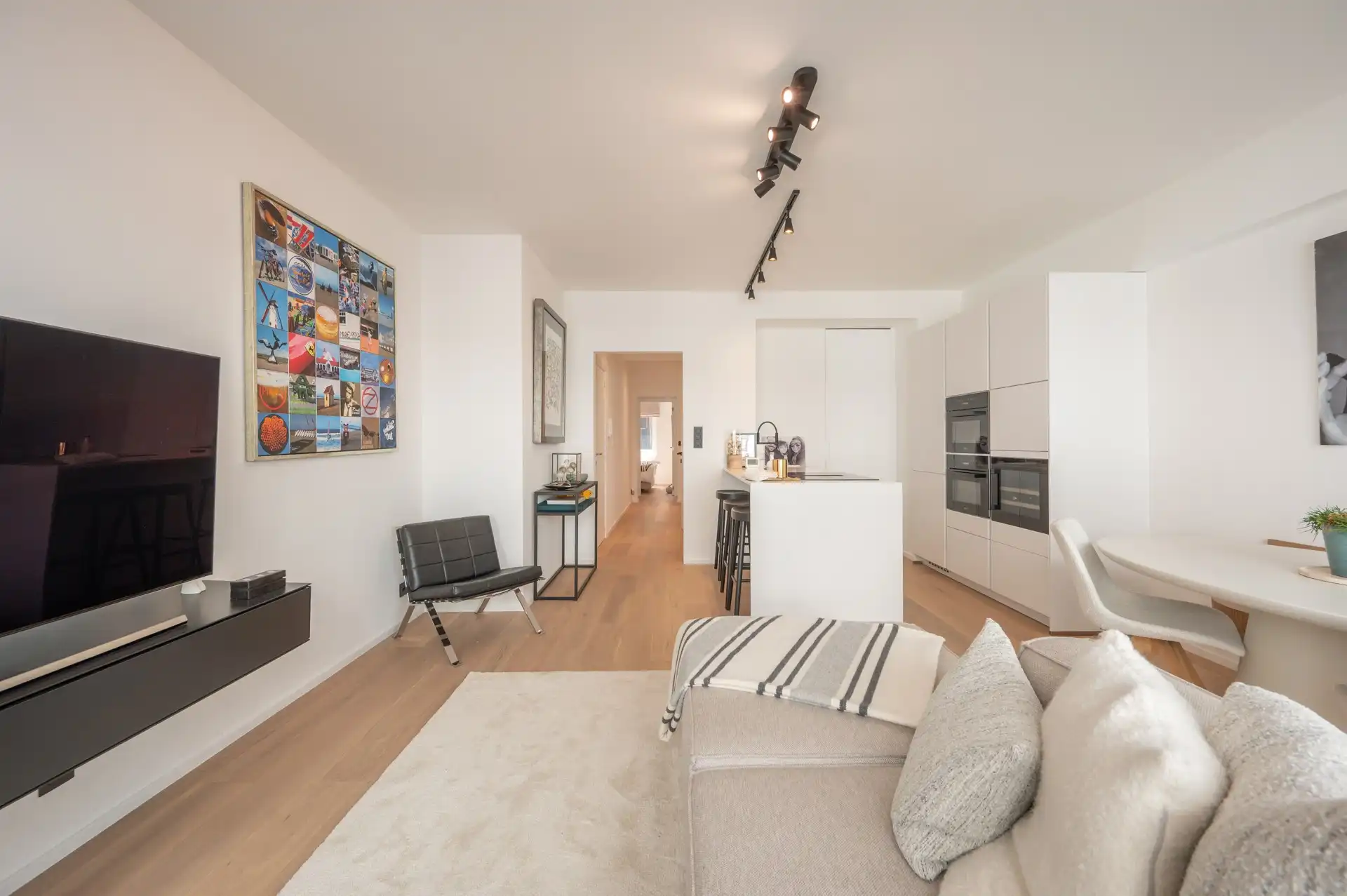 Prachtig twee slaapkamer appartement met zijdelings zeezicht, vlak bij de Kustlaan foto 2
