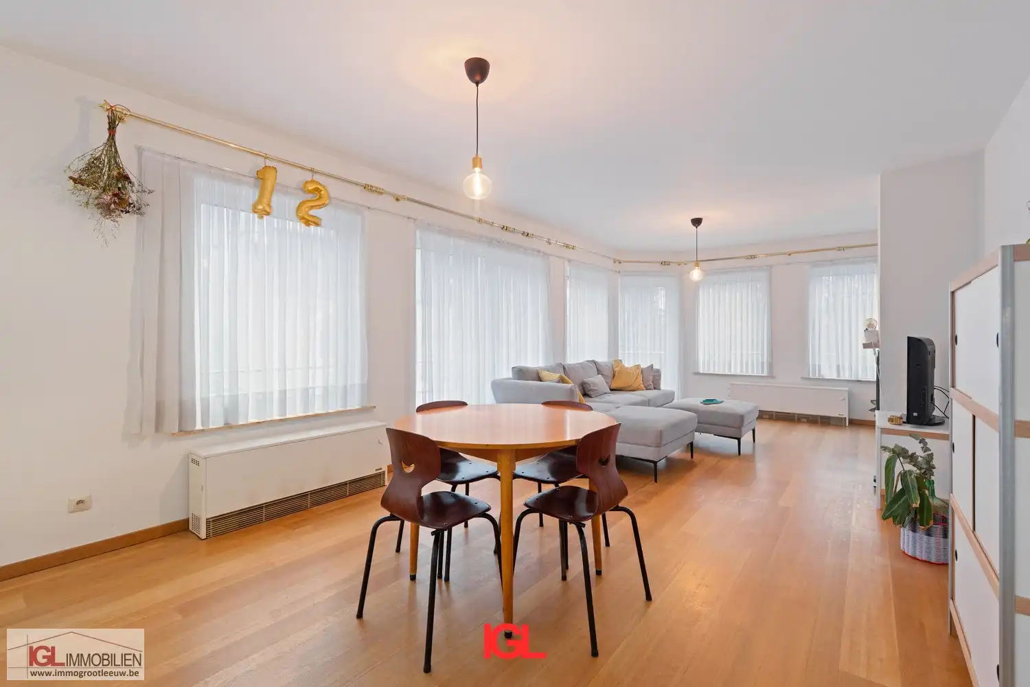 Ruim duplexappartement met 4 slaapkamers, 2 badkamers en terras te koop op de Rink – centrum Sint-Pieters-Leeuw foto 5