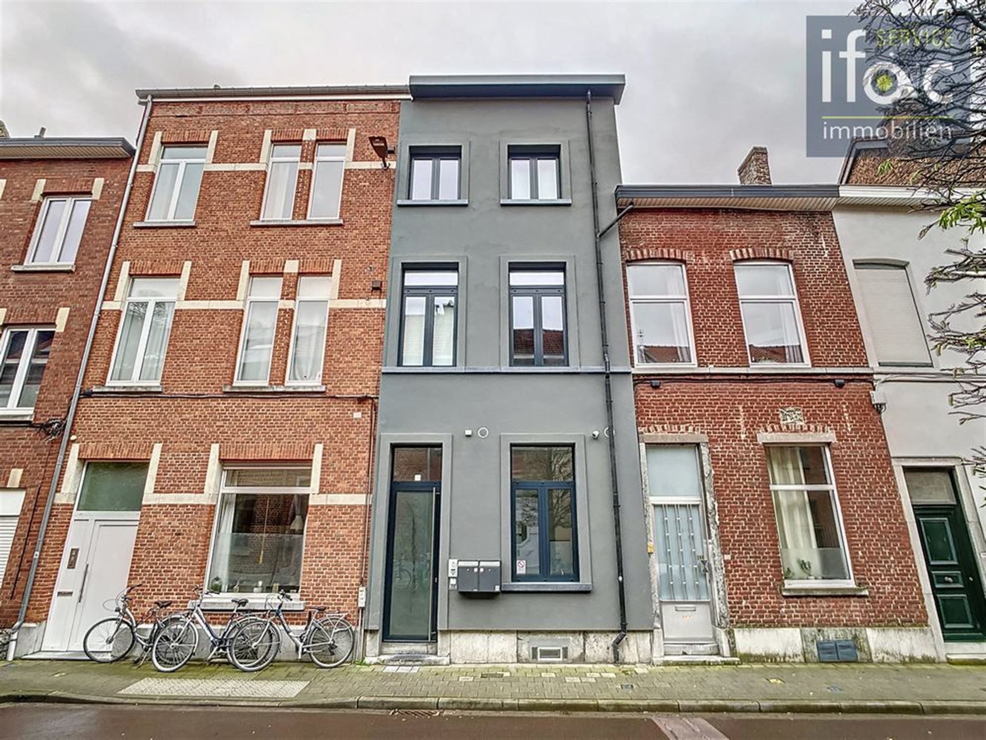 Opbrengsteigendom - Luxe studentenkamers en studio foto {{pictureIndex}}