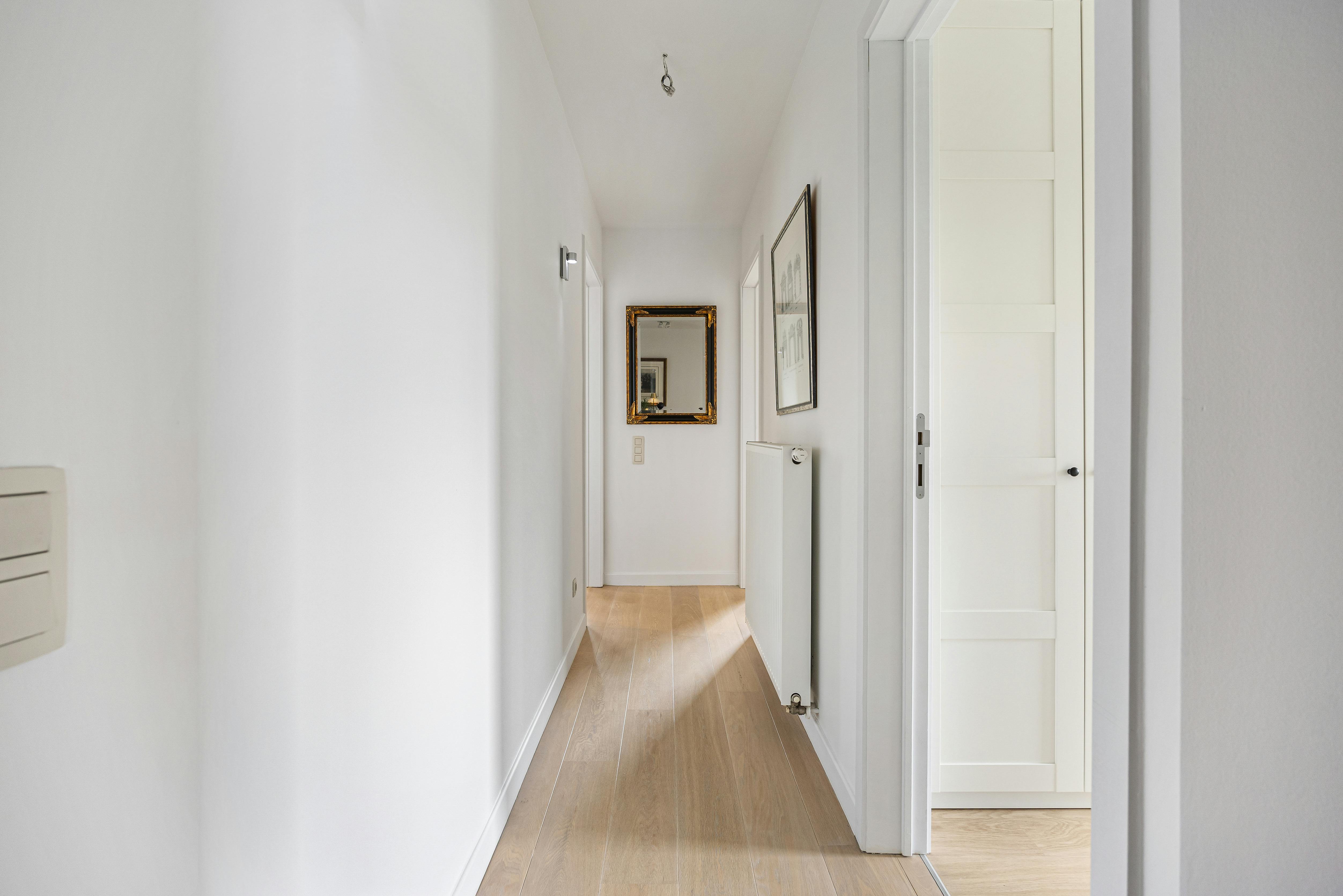 Exclusief hoekappartement aan het water met ruim zonneterras foto 14