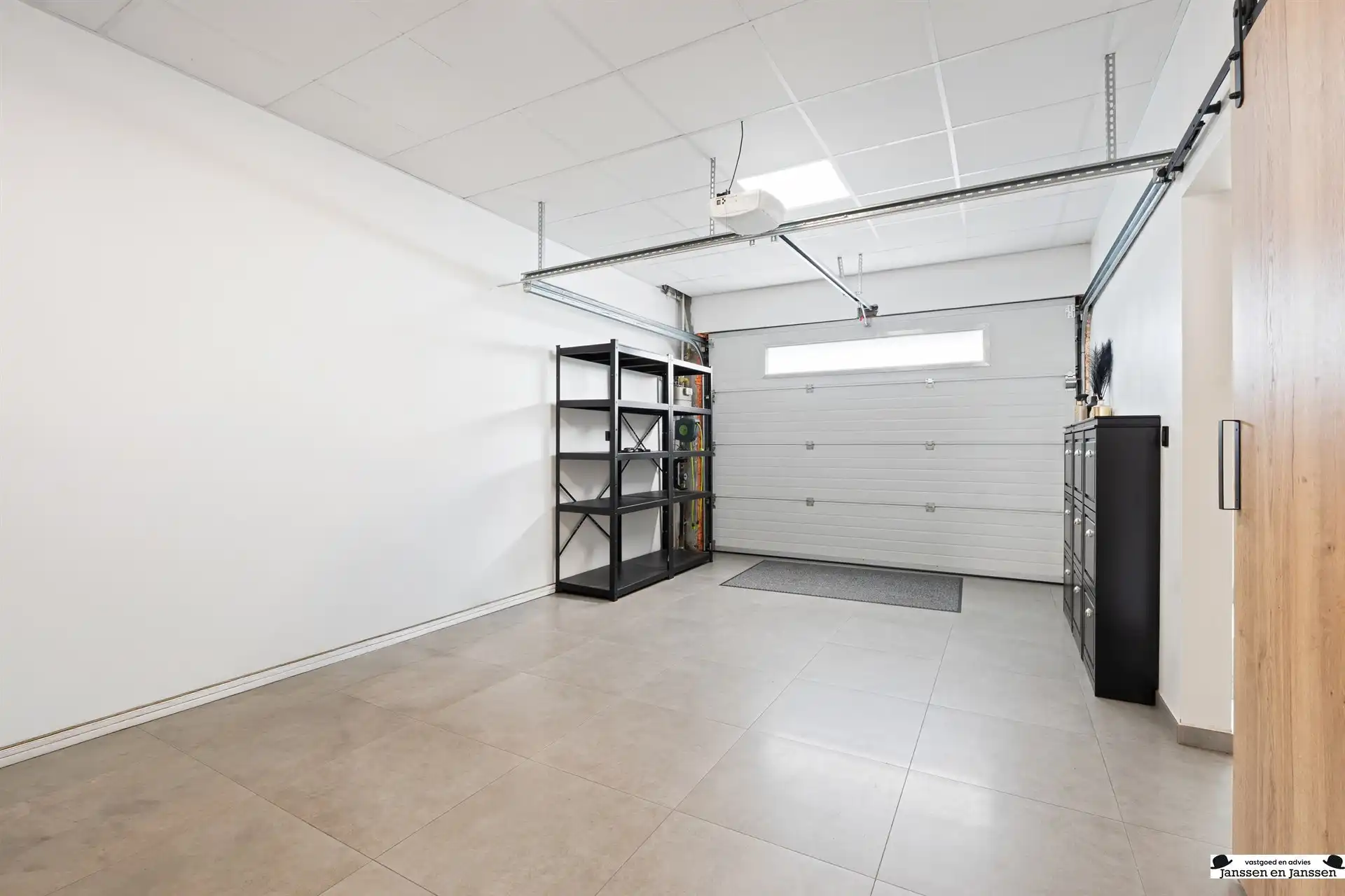 Uitzonderlijk ruime, energetische en gerenoveerde woning! foto 10