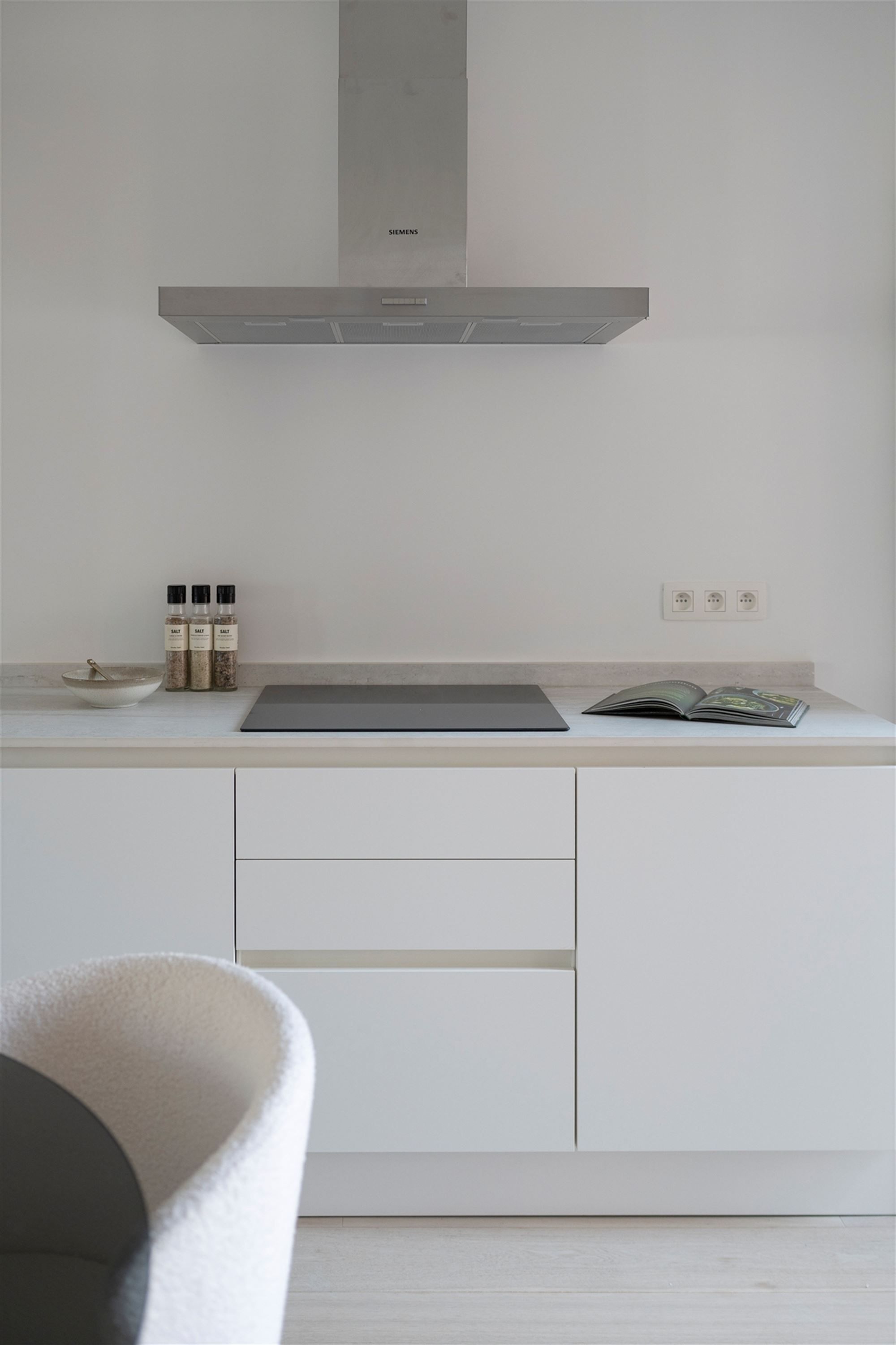 Prachtig gerenoveerd appartement met zuidgericht terras foto 12