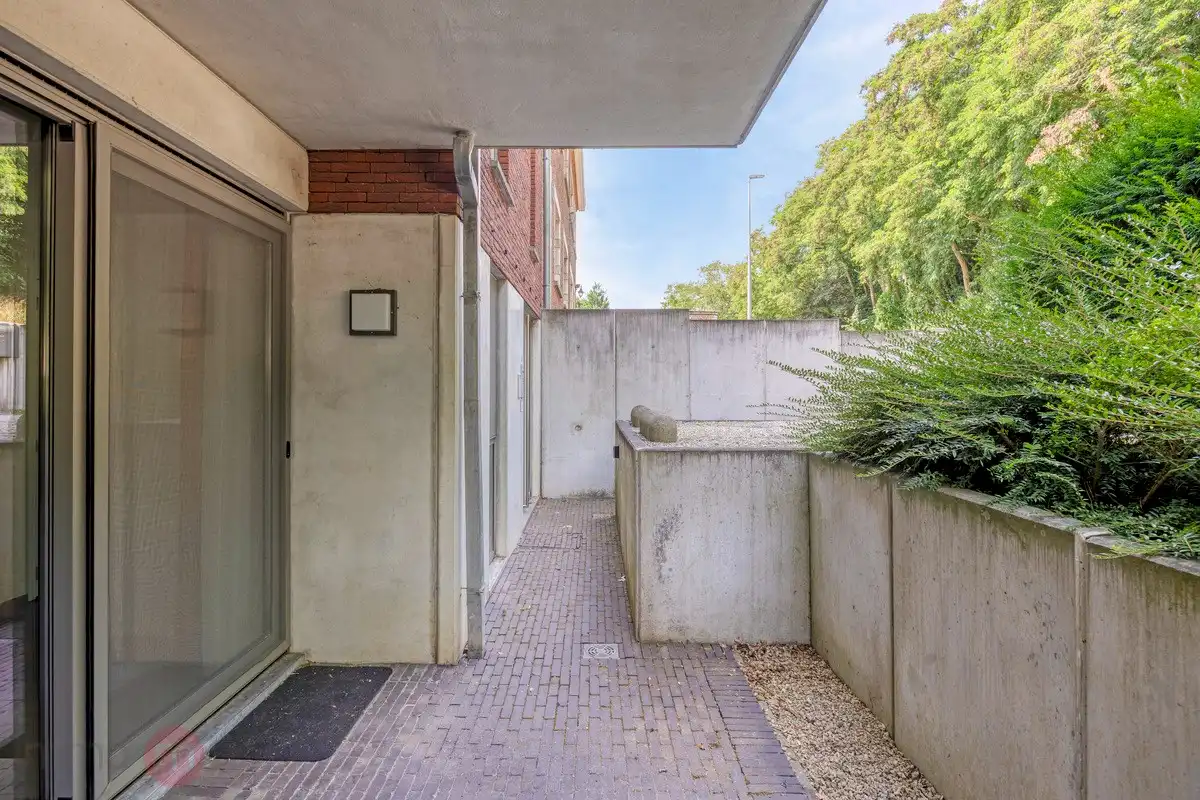 Recent gelijkvloers app. met 2 slaapkamers, tuin en 2 autostaanplaatsen. foto 16