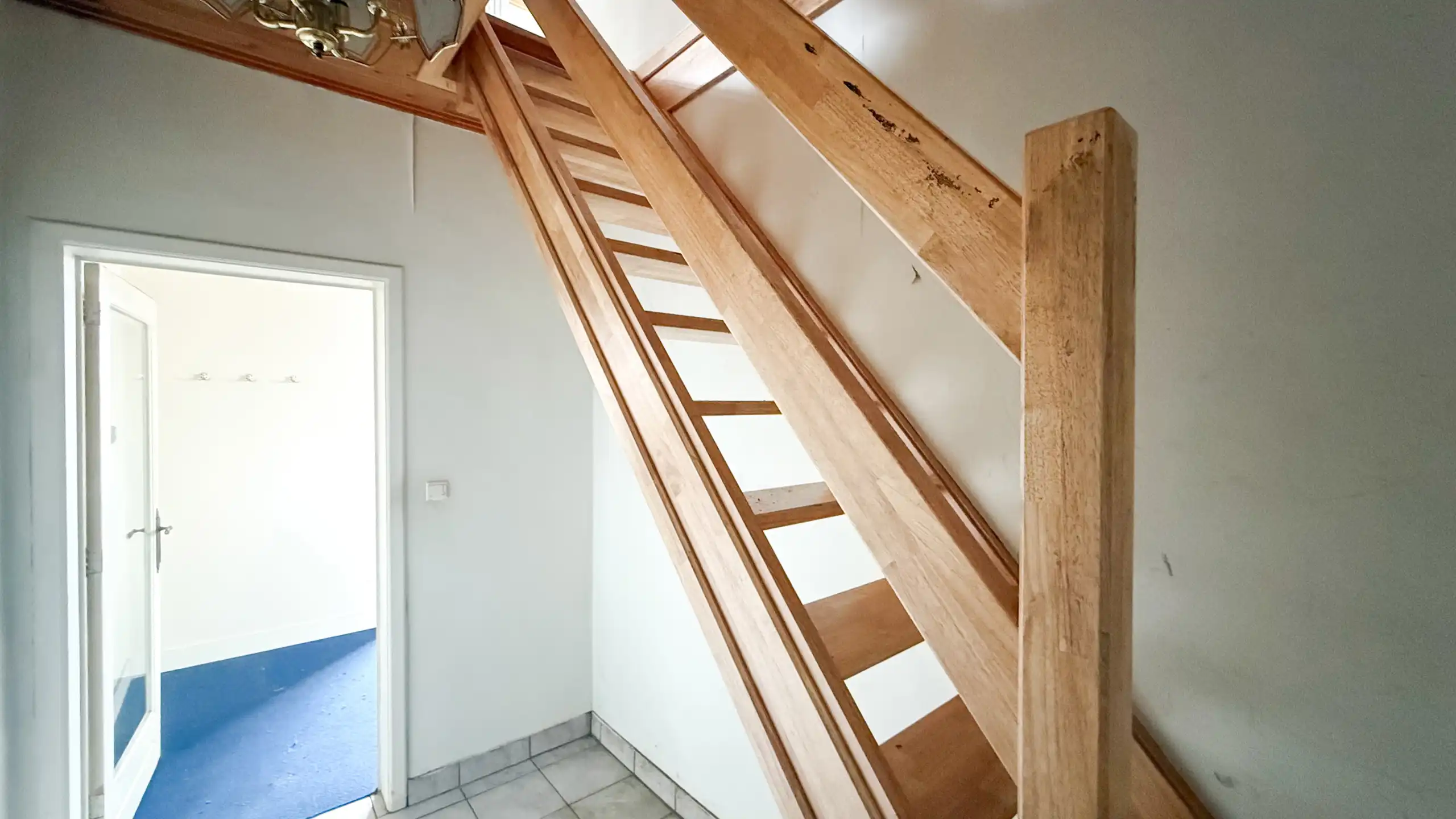 Renovatiepand met ruime living en mooi perceel van 6+ are! foto 14