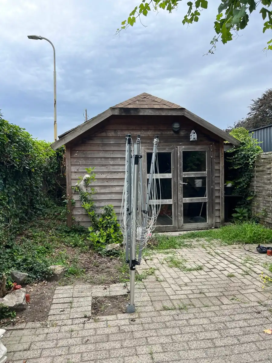 Woning met 2 slaapkamers, tuintje en ruime tuinberging foto 9
