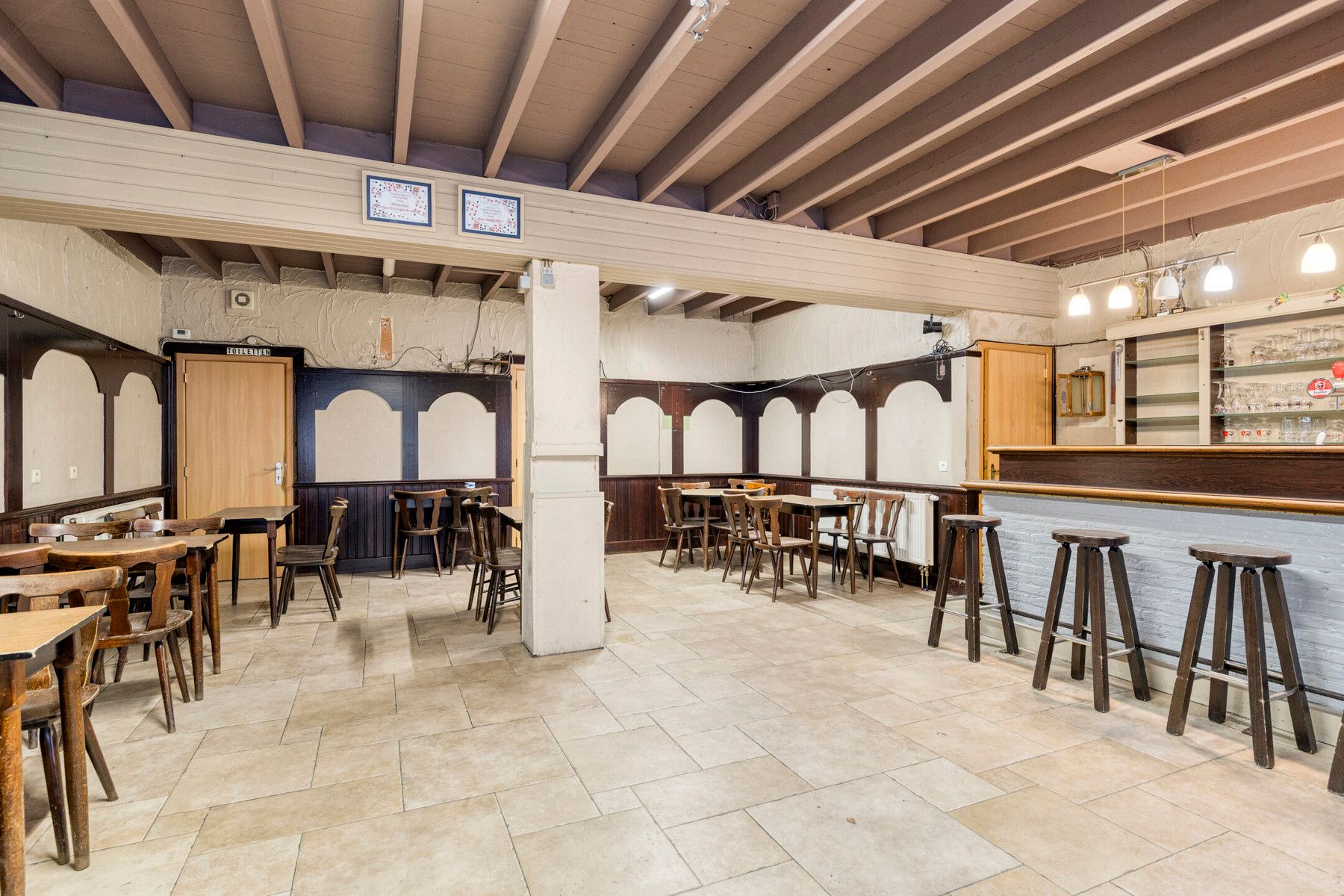 Woning met loods/grote garage en veel potentieel! foto 3