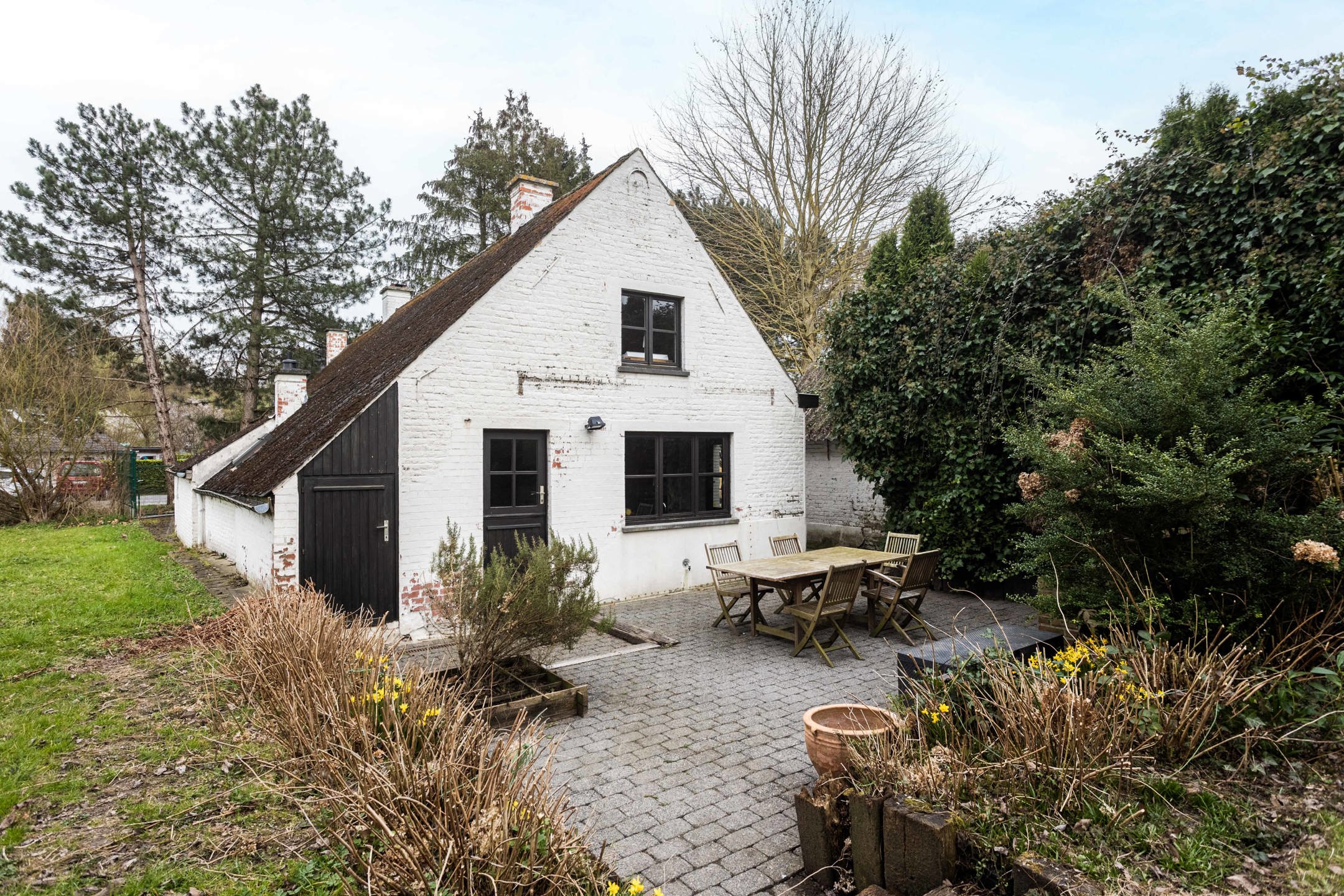 Charmante deels te renoveren alleenstaande woning  foto 20