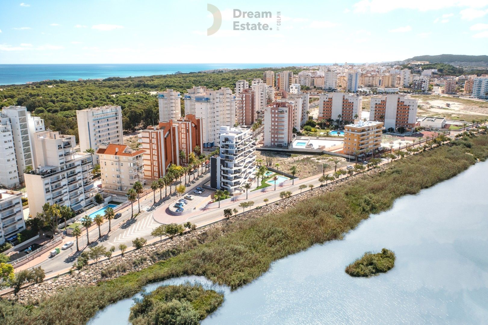 Appartementen aan de Segura rivier nabij het strand van Guardamar foto 2