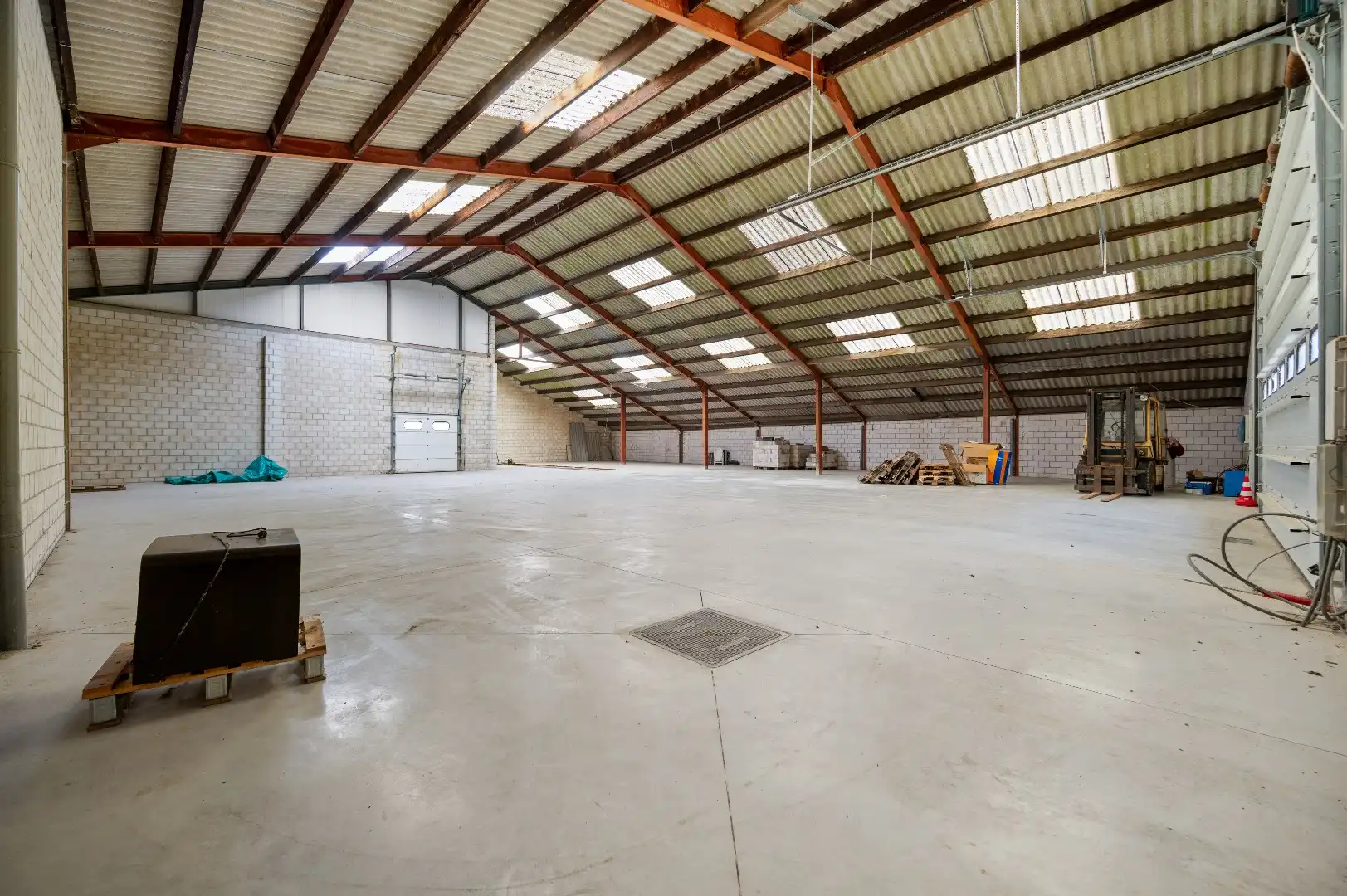 Te renoveren woning met ruime loods en stockagemogelijkheden  foto 23