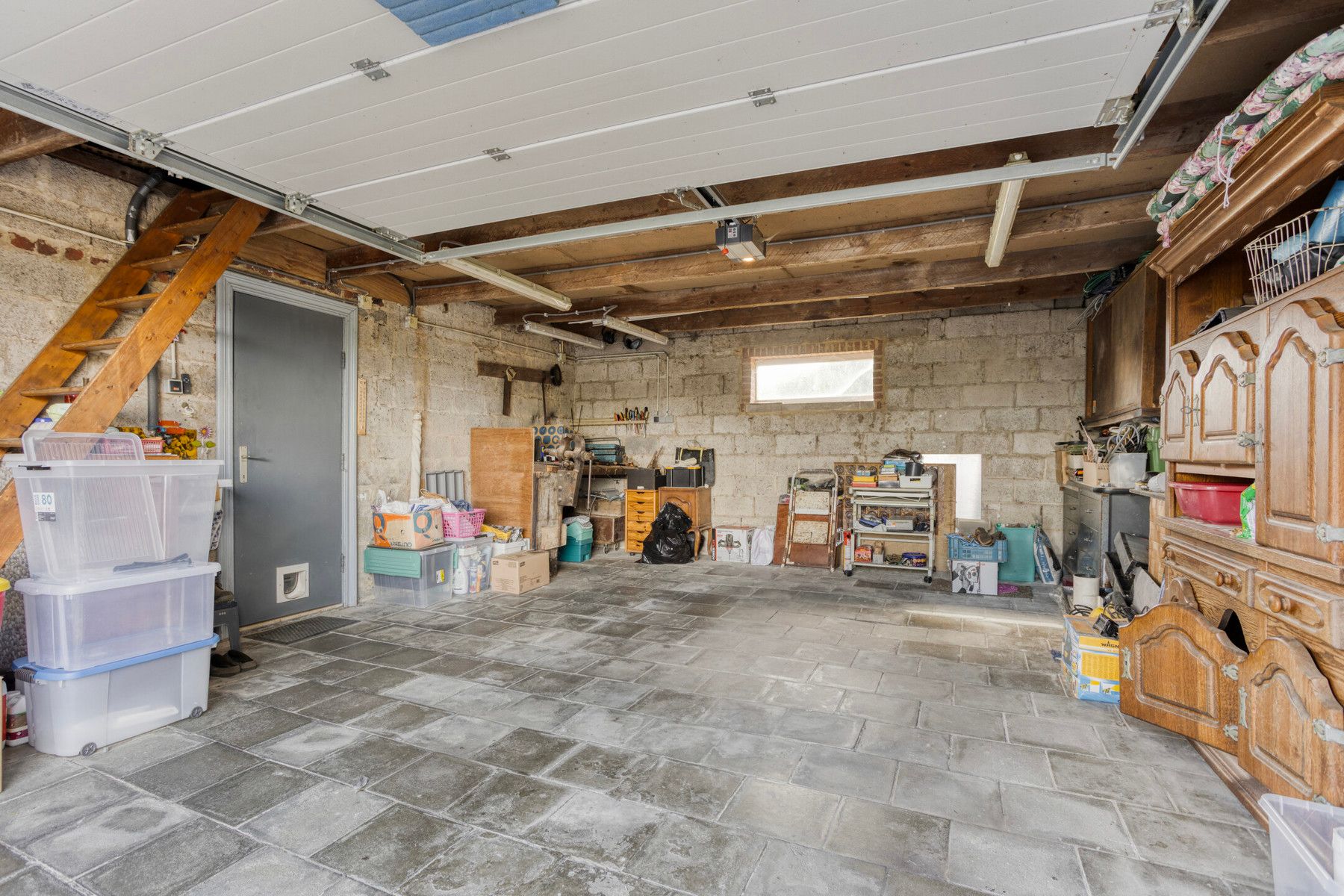 Open bebouwing met 4 slp, tuin, garage en prachtig uitzicht! foto 20