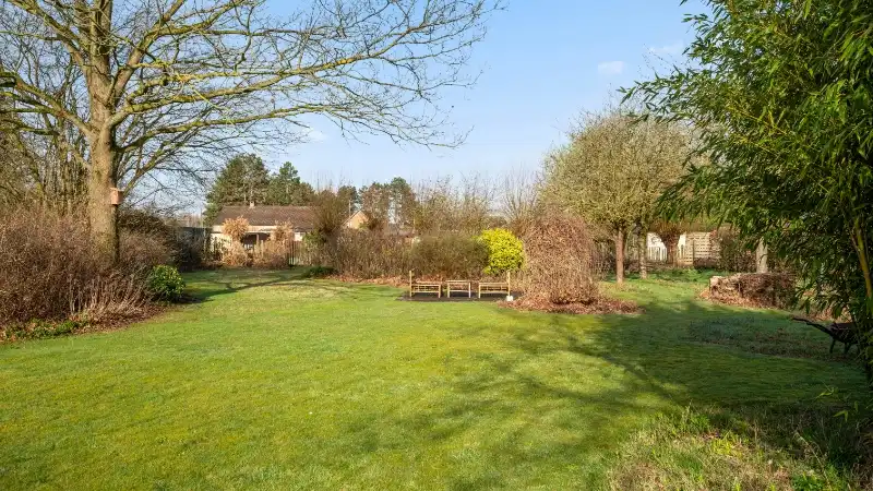 Villa van 209m² met 4 slaapkamers en zeer mooie tuin op 17 are foto 22