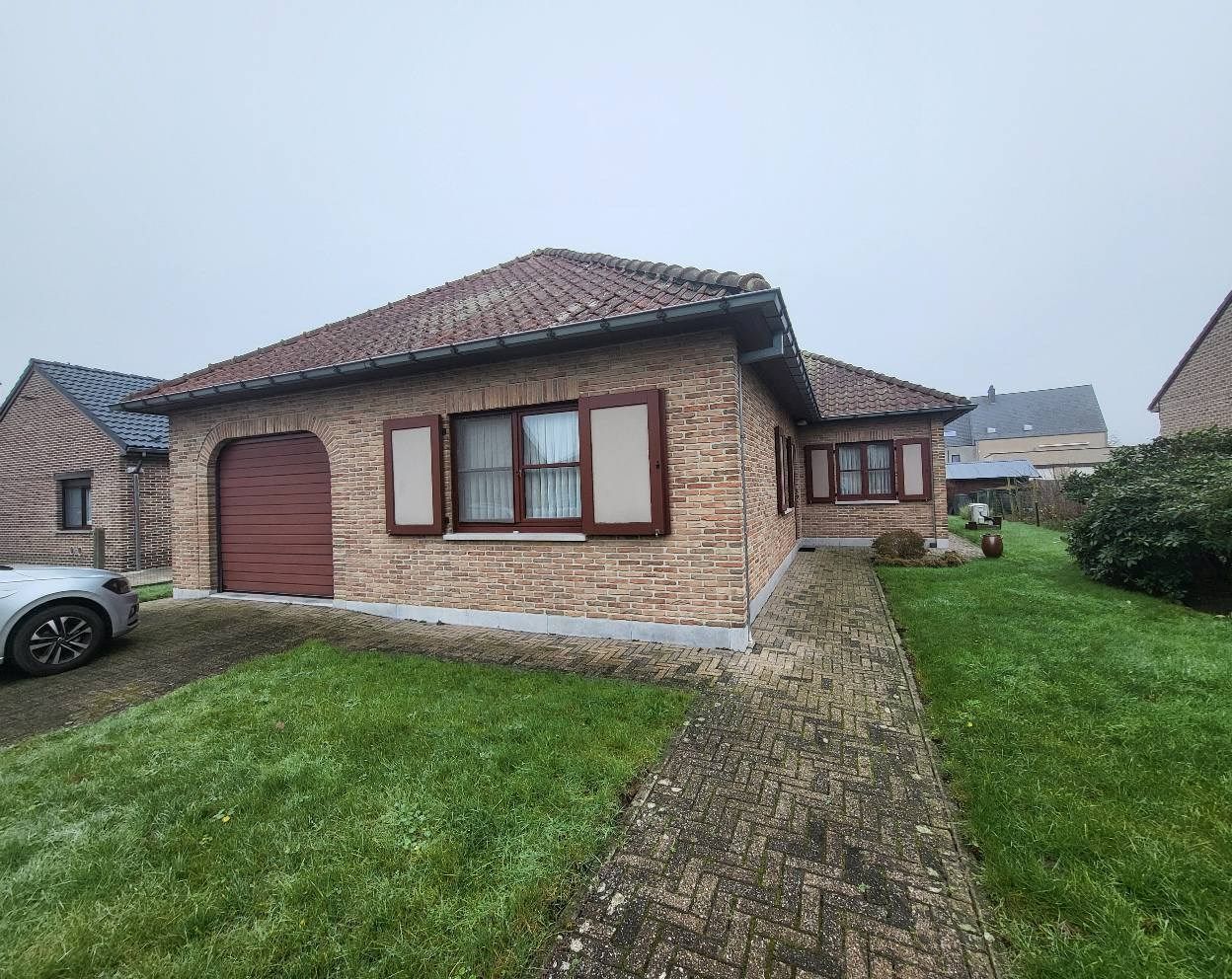 Bungalow in aangename woonwijk. foto 24