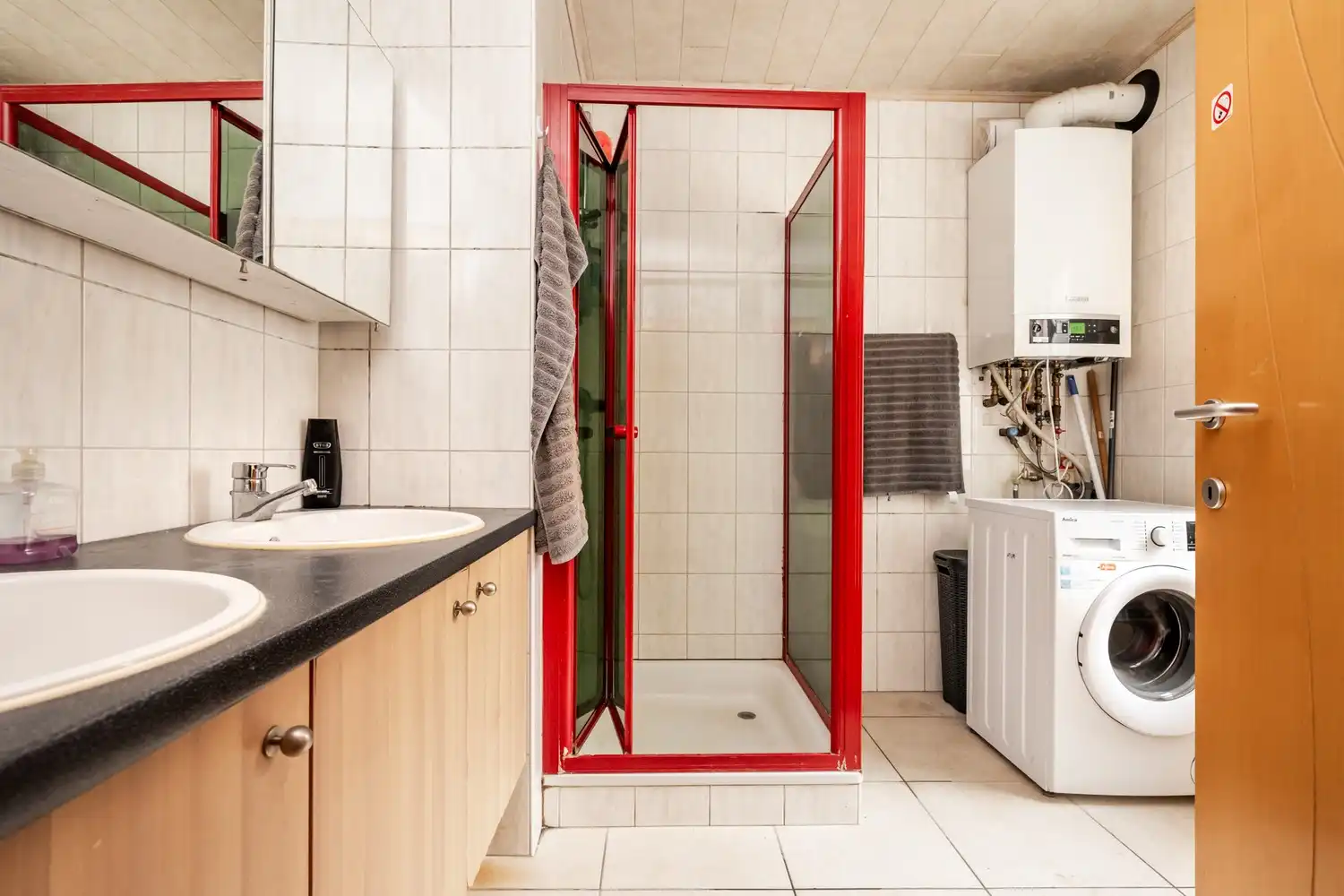 Lichtrijk appartement op de dakverdieping foto 8