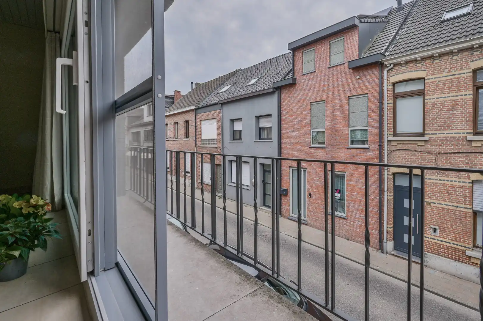 APPARTEMENT MET 2 SLAAPKAMERS, RUIME ZOLDER & TERRAS foto 7
