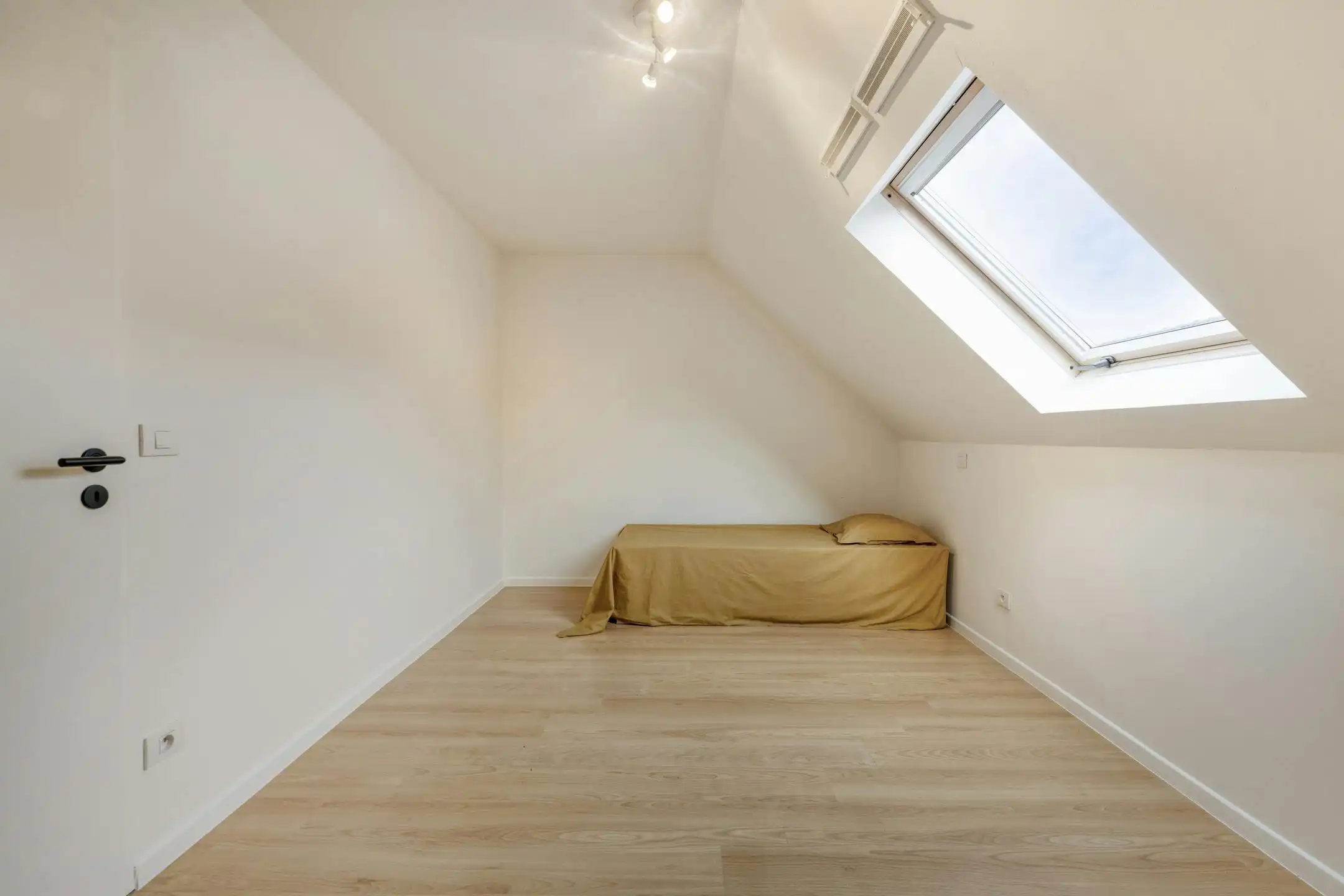 Instapklaar huis te koop in Wingene met 4 slaapkamers  foto 11