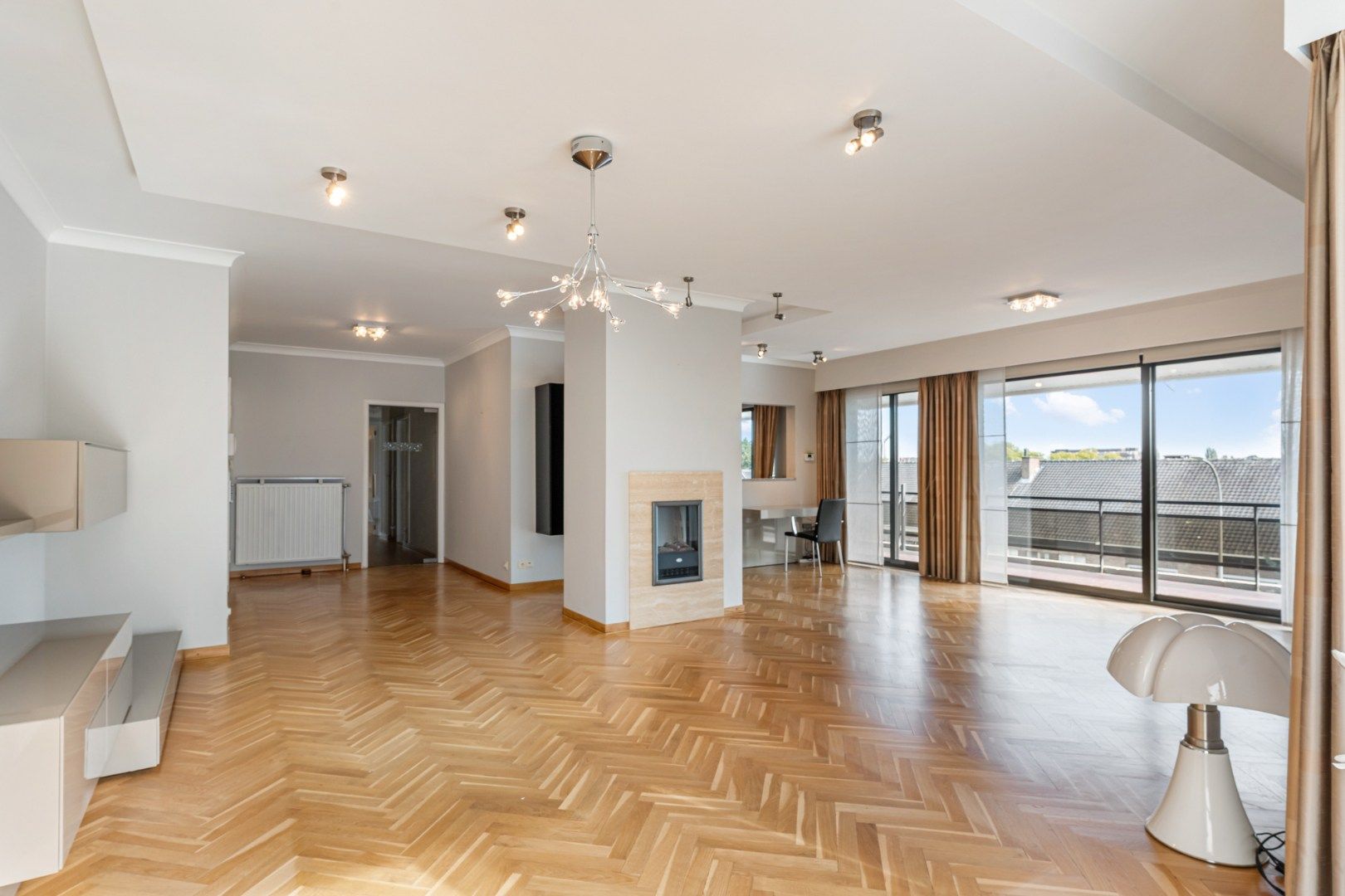 2 slpk appartement, 126 m², terras, autostaanplaats, kelderberging foto 2