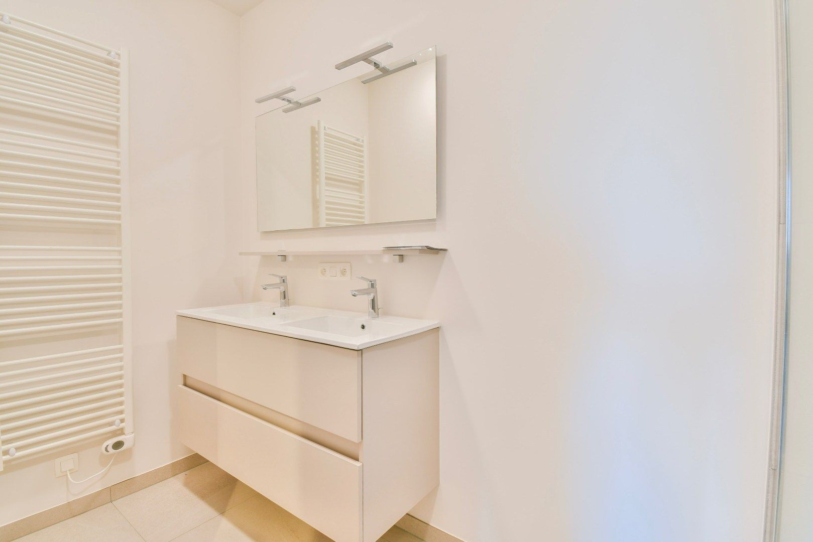 Nieuwbouwappartement met twee slaapkamers aan het kanaal van Oudenburg foto 10