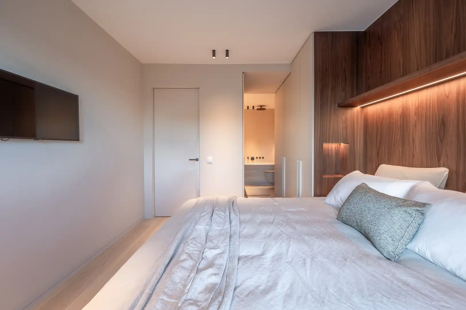 Luxueus appartement in het Zoute met 3 slaapkamers en frontaal zeezicht. foto 17