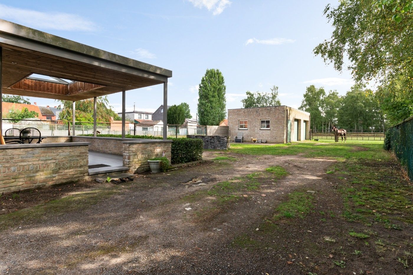 Recente, grote HOB met 4+ slpk., dubbele garage, weide en stallen foto 23